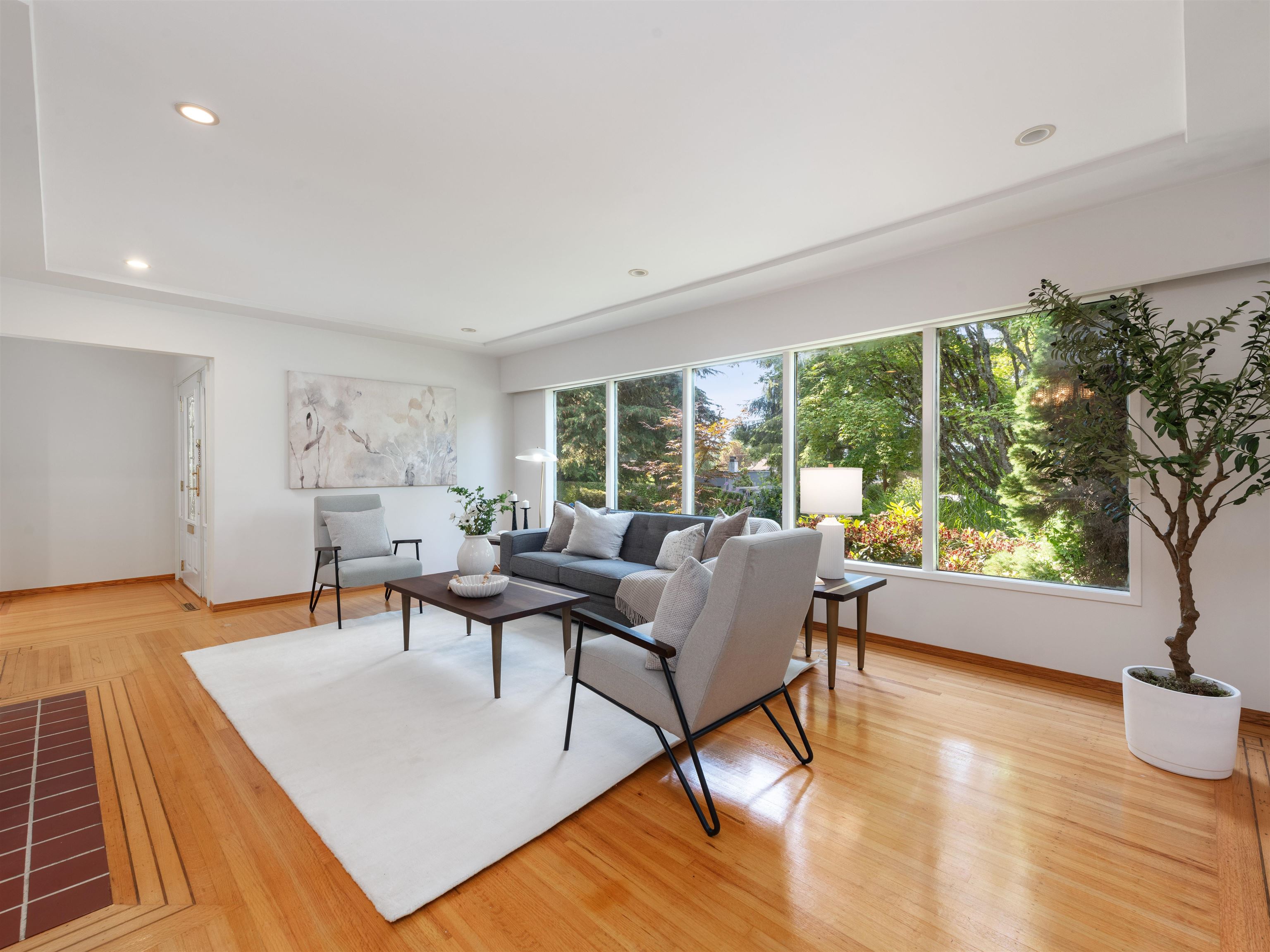 668 Westhyde Place, North Vancouver, BC V7N 2Y4