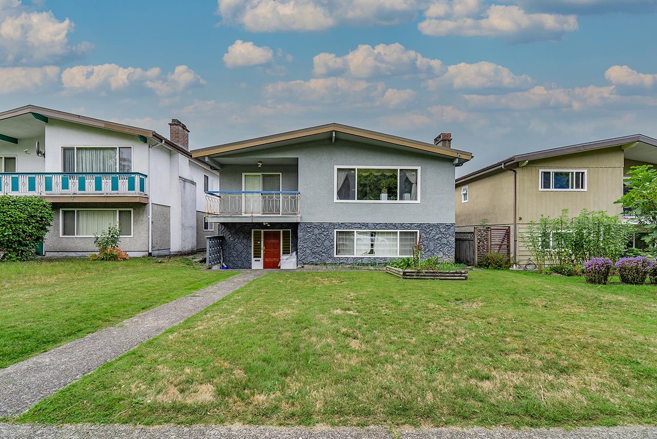 5595 Dumfries Street, Vancouver, BC V5P 3A5