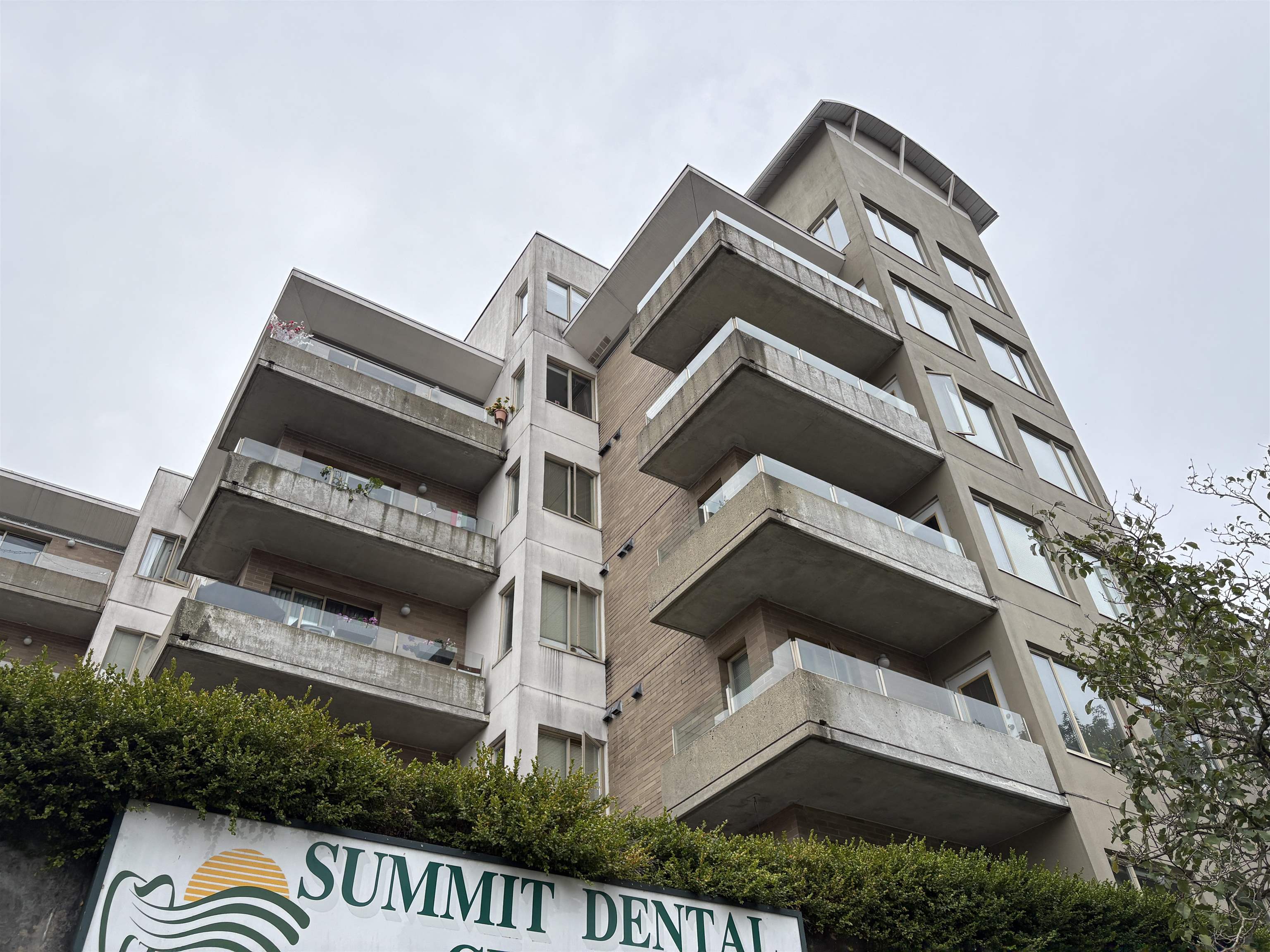 137 West 17th Street #204, North Vancouver, BC V7M 1V5
