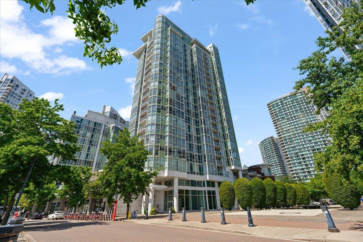 1077 Marinaside Crescent #1903, Vancouver, BC V6Z 2Z5