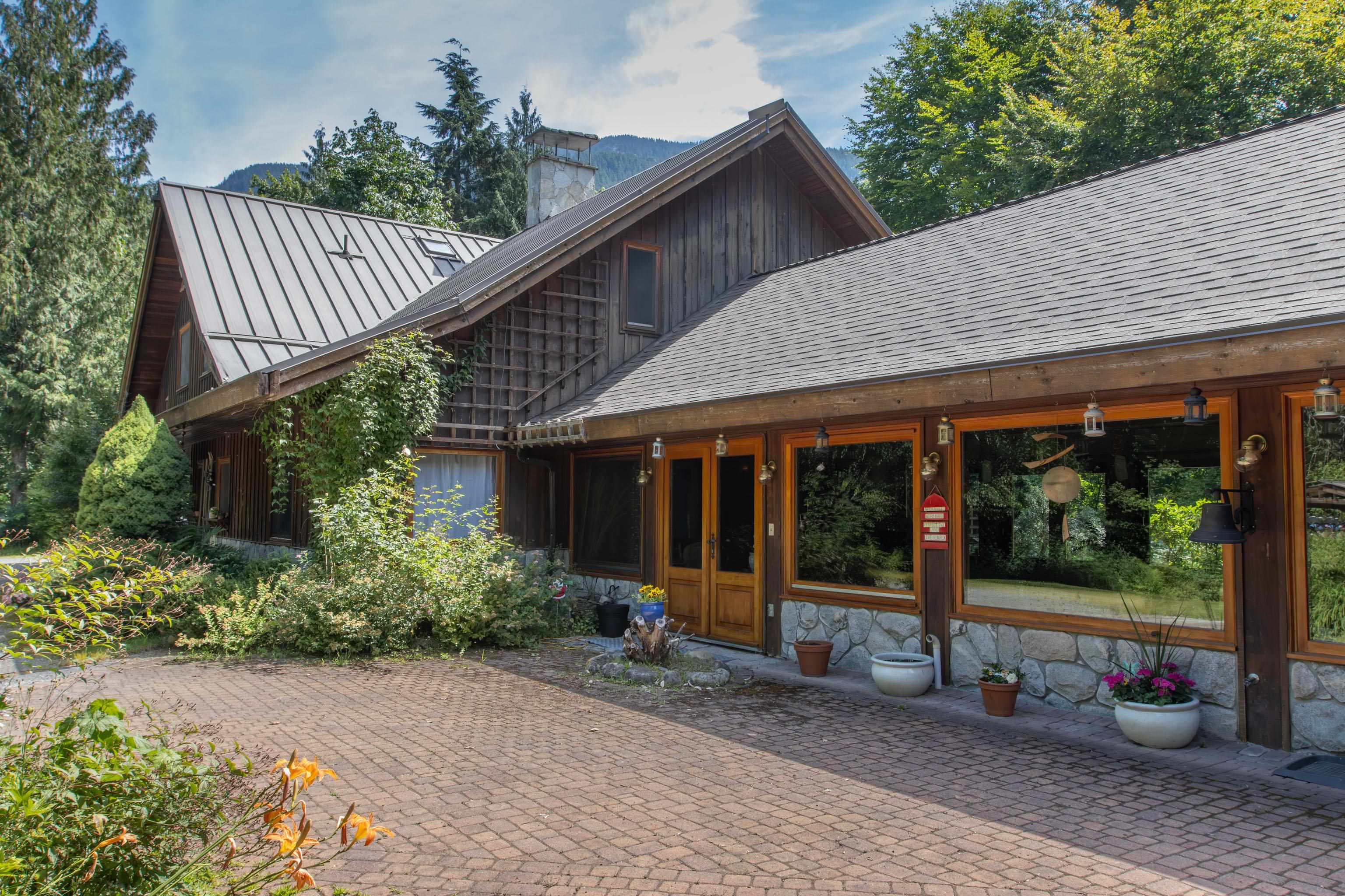 5071 Paradise Valley Road, Squamish, BC V0N 1T0