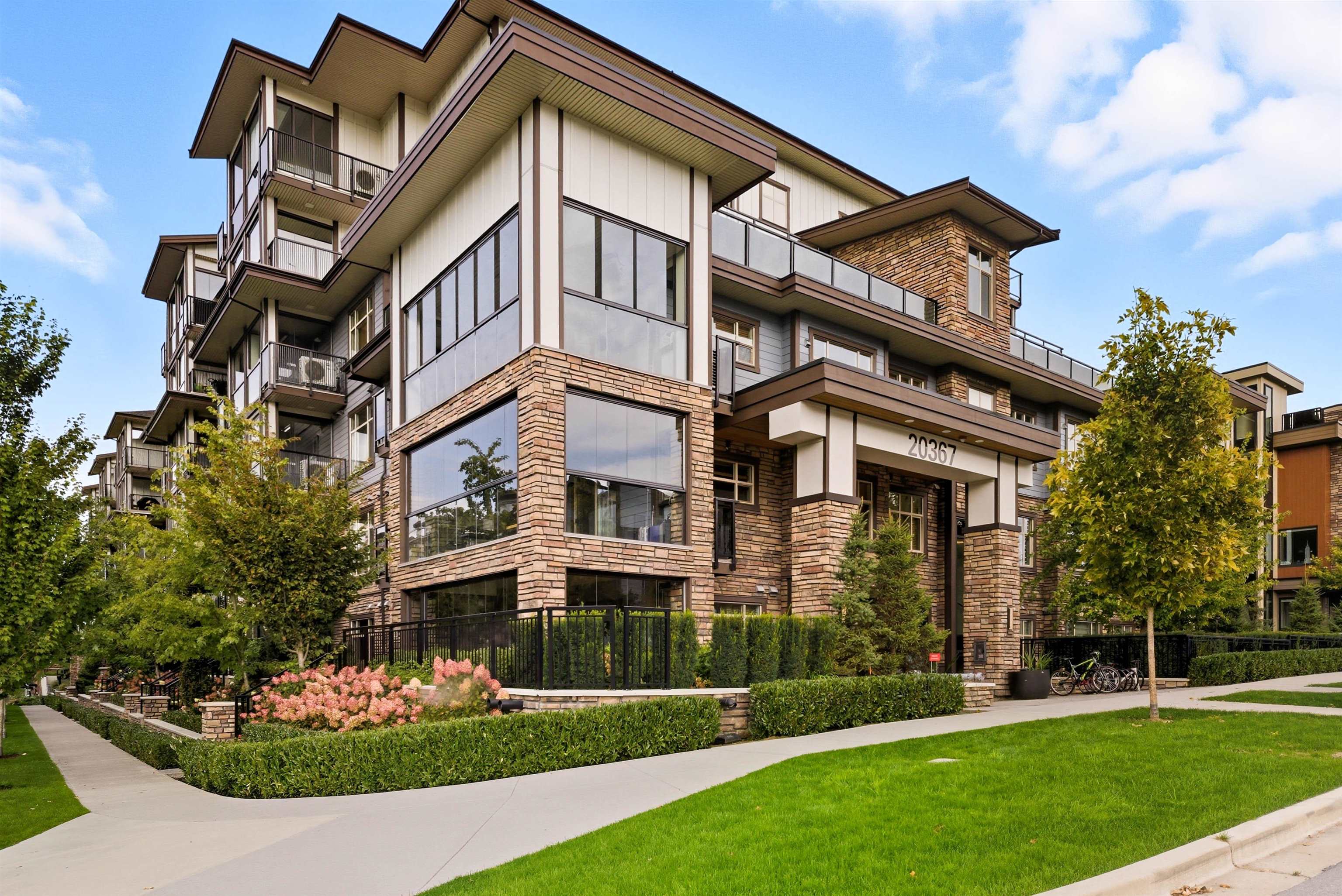 20367 85 Avenue #302, Langley, BC V2Y 3R1