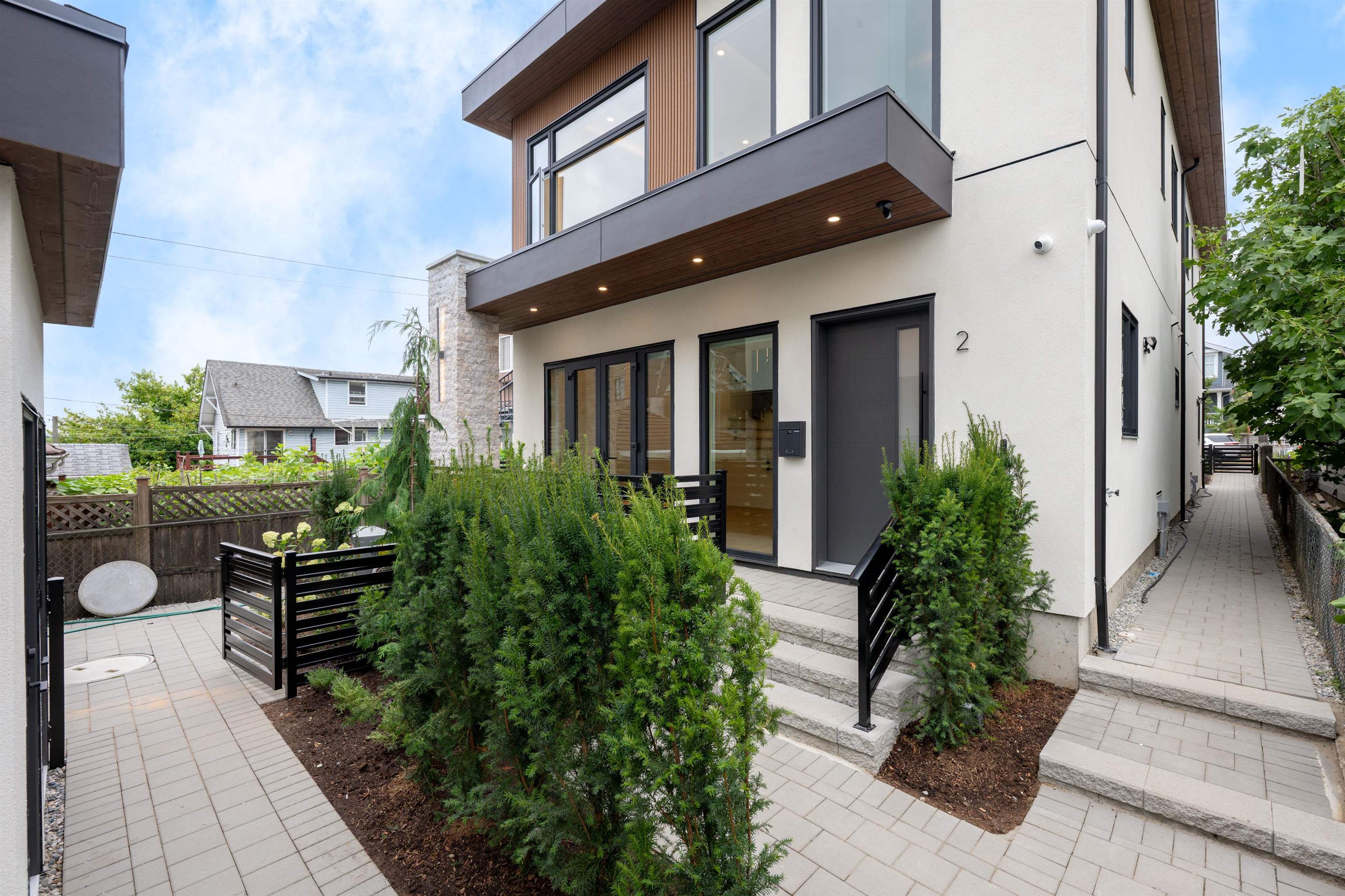 3466 Franklin Street #2, Vancouver, BC V5K 1Y3