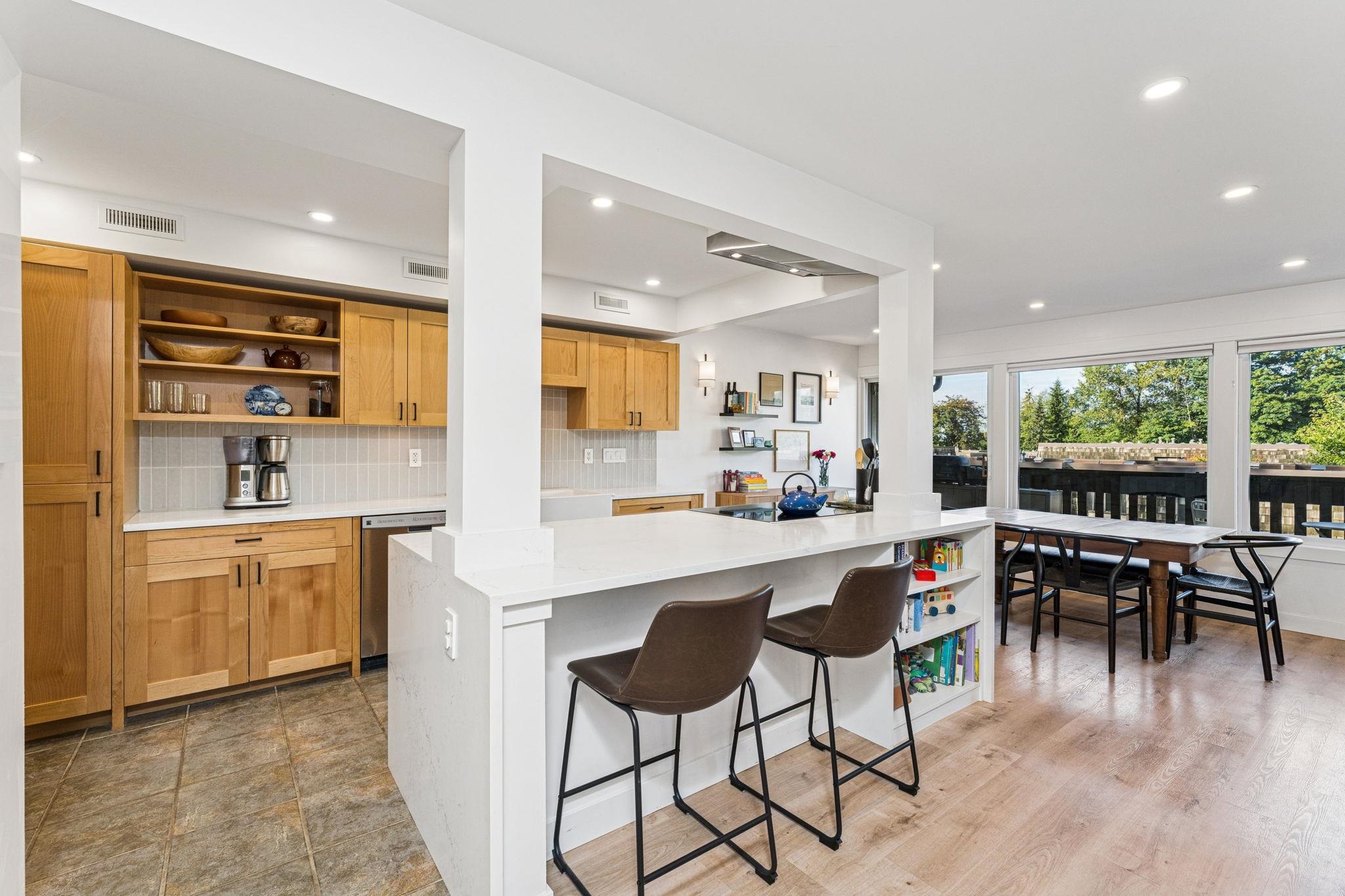 1053 Old Lillooet Road, North Vancouver, BC V7J 3H6