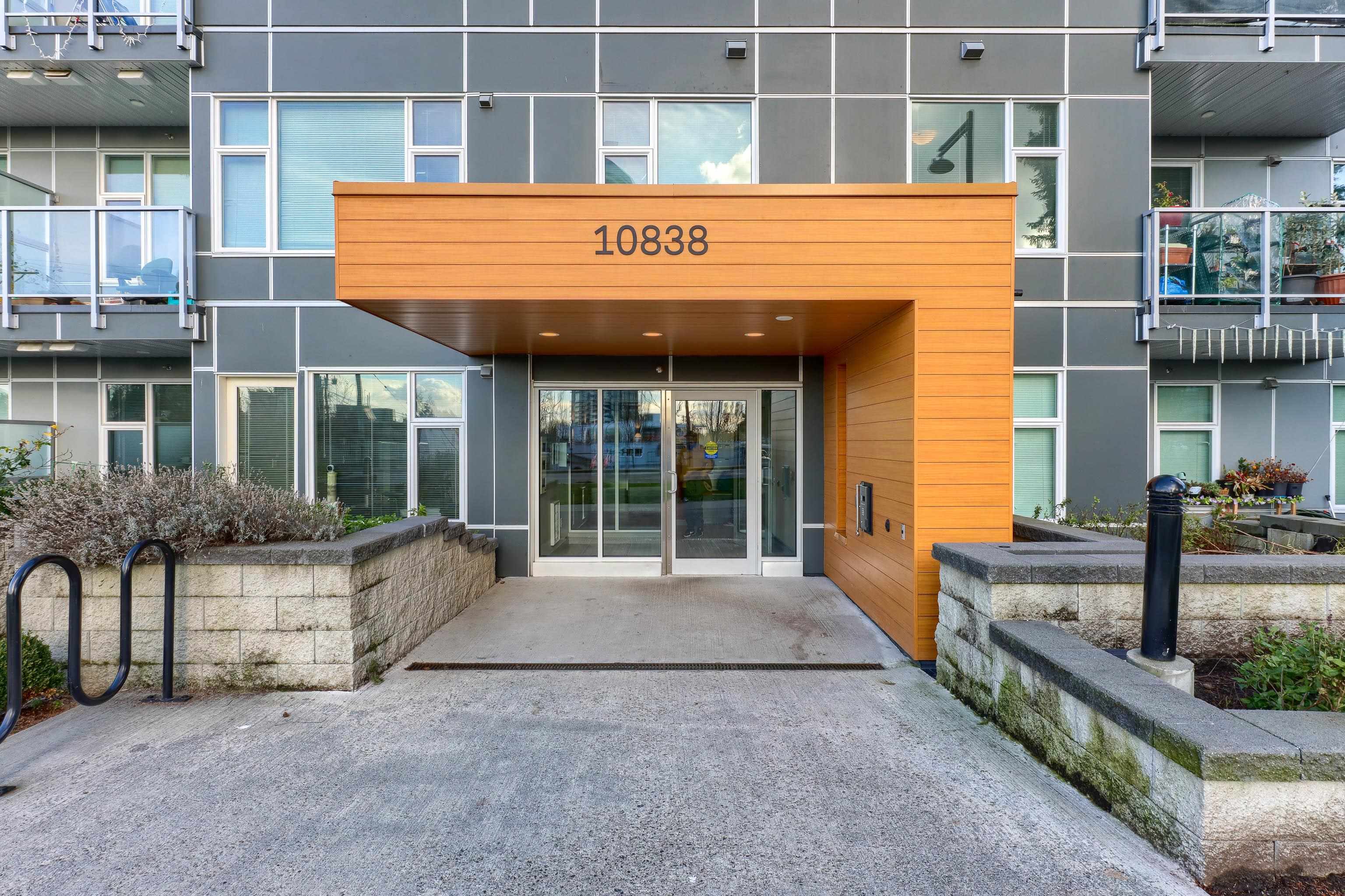 10838 Whalley Boulevard #301, Surrey, BC V3R 0G8
