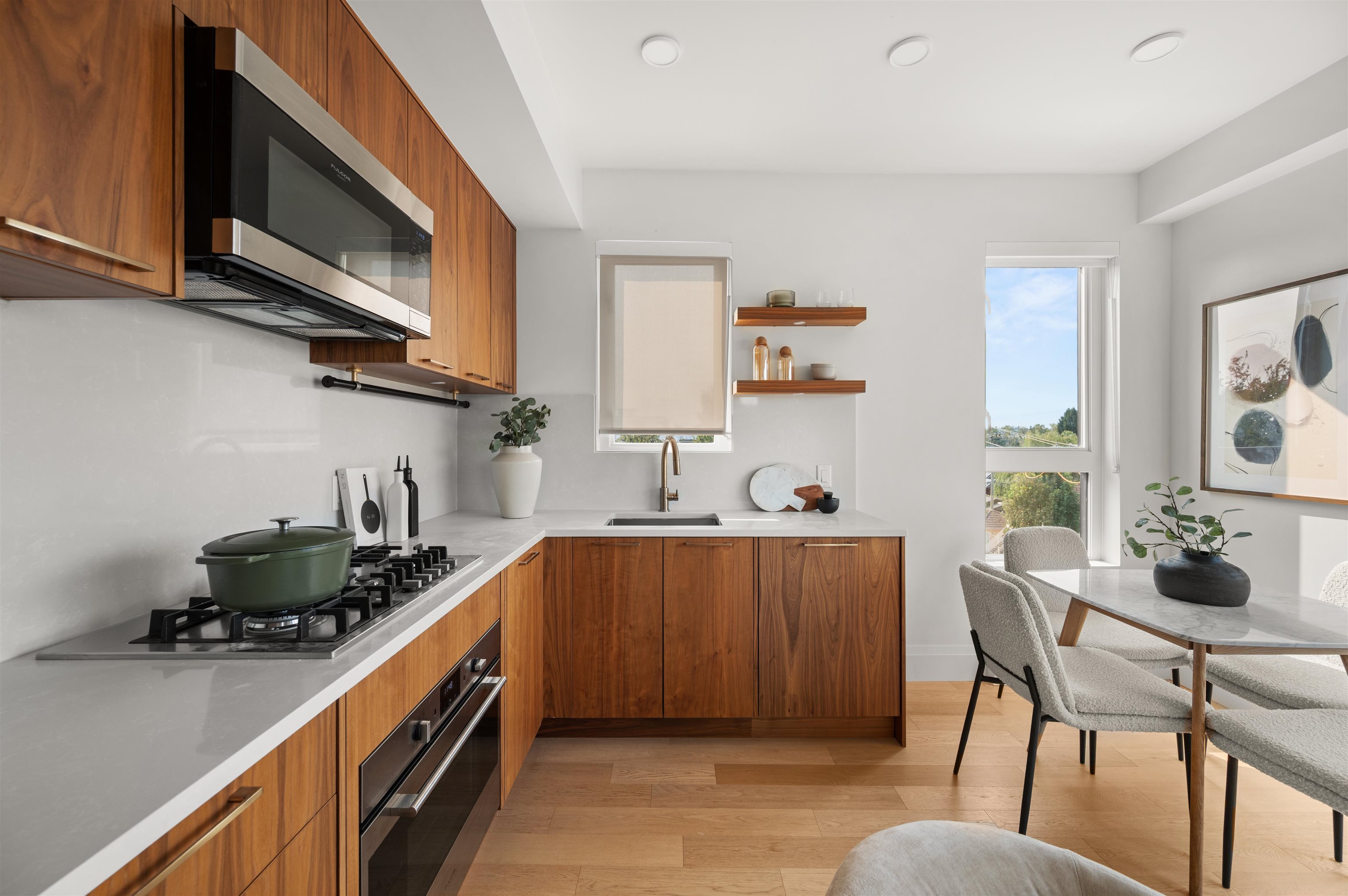 2550 Garden Drive #406, Vancouver, BC V5N 4X6