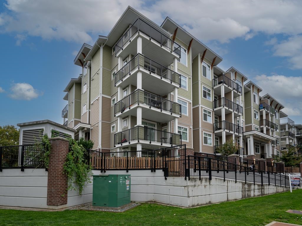 20696 Eastleigh Crescent #503, Langley, BC V3A 0M3