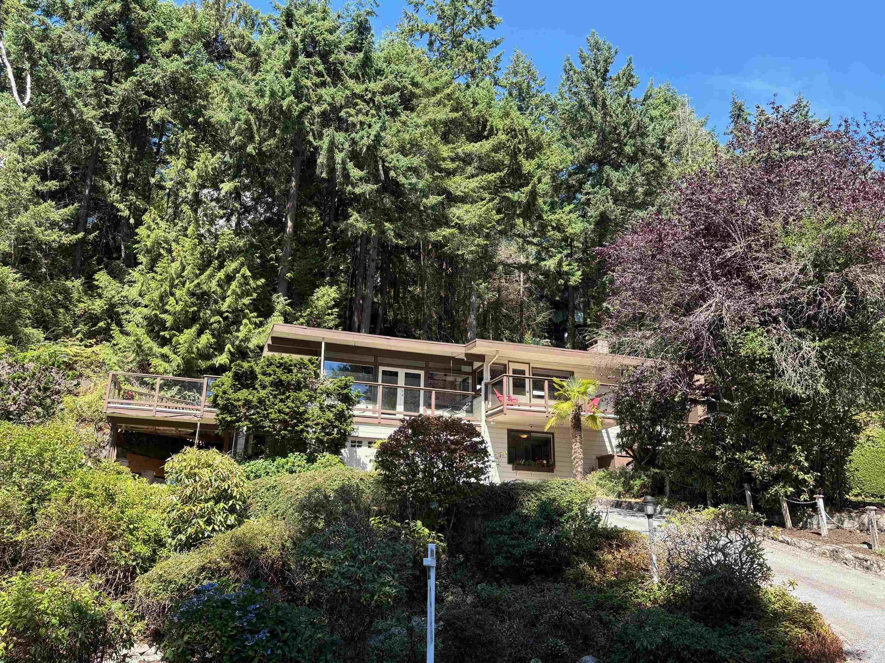5651 Westhaven Road, West Vancouver, BC V7W 1T5