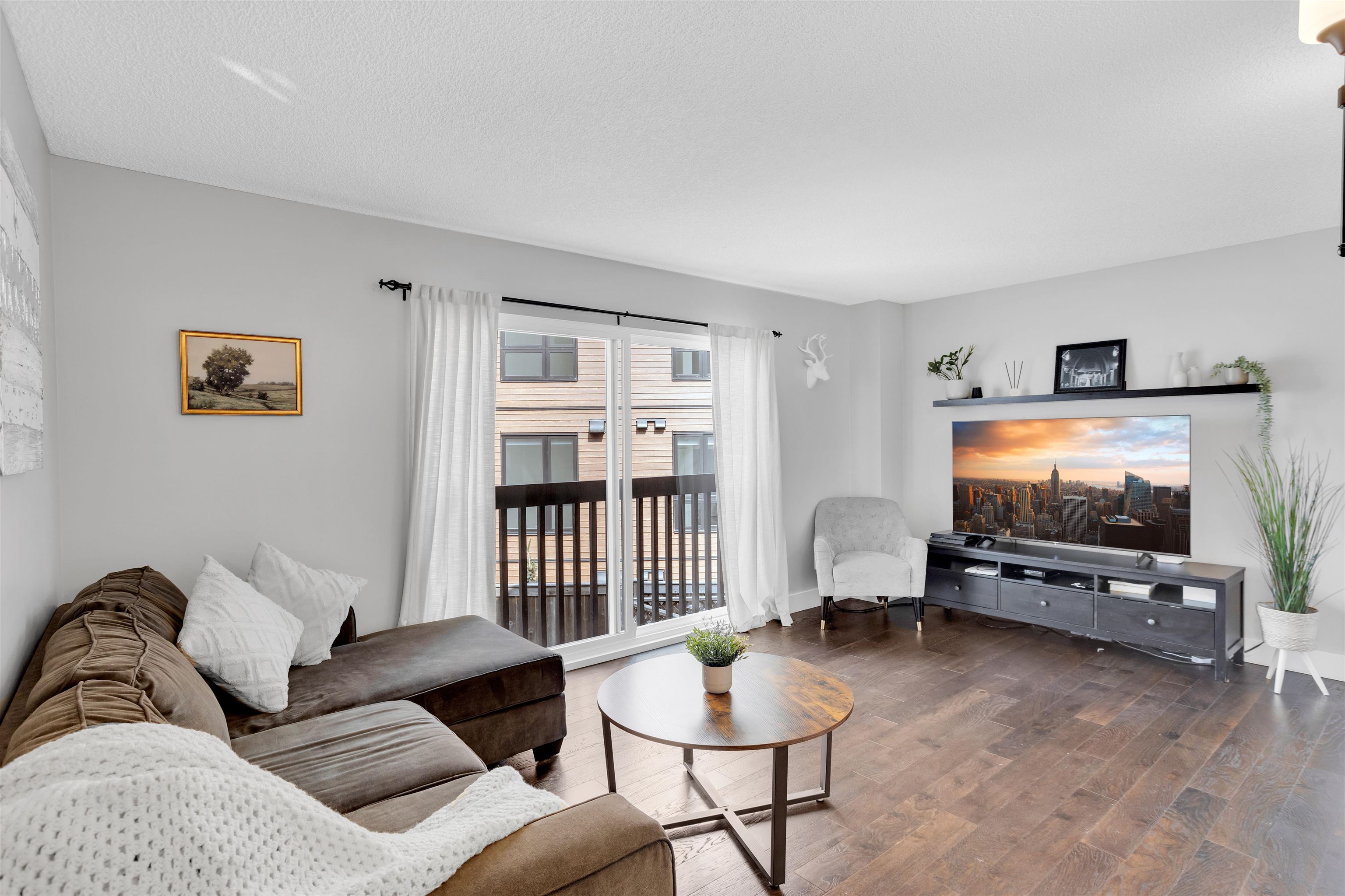 160 James Road, Port Moody, BC V3H 2S4
