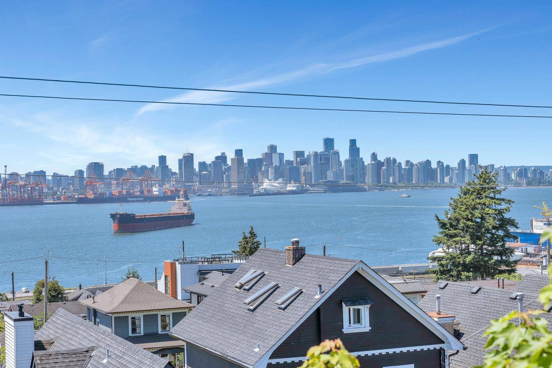 245 Saint Davids Avenue #404, North Vancouver, BC V7L 3N9