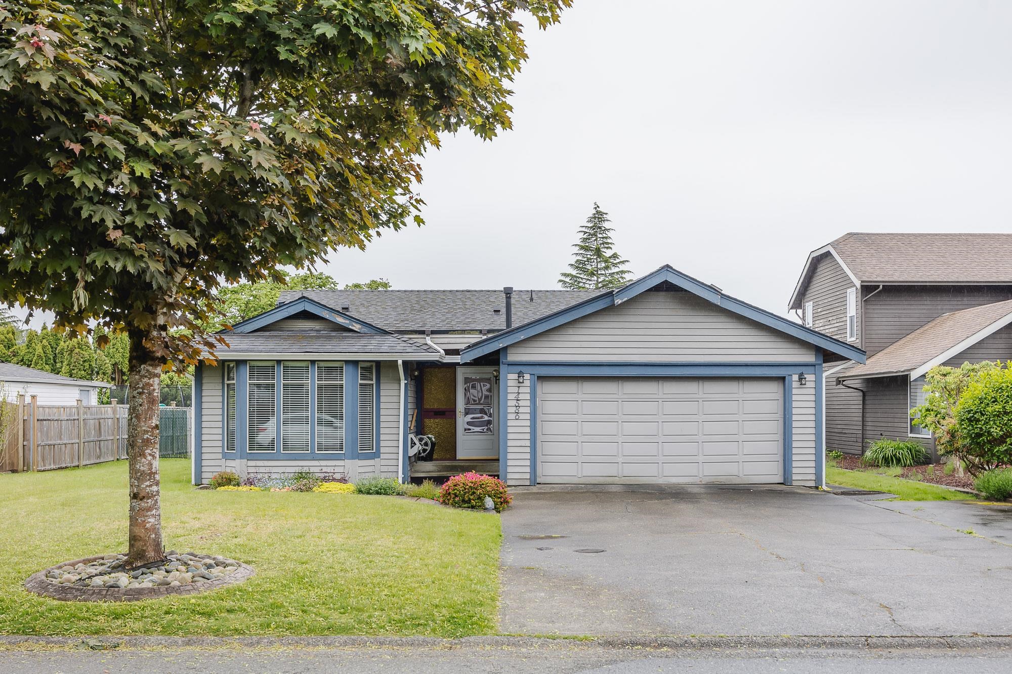 89 Avenue, Surrey, BC V3R 8B2