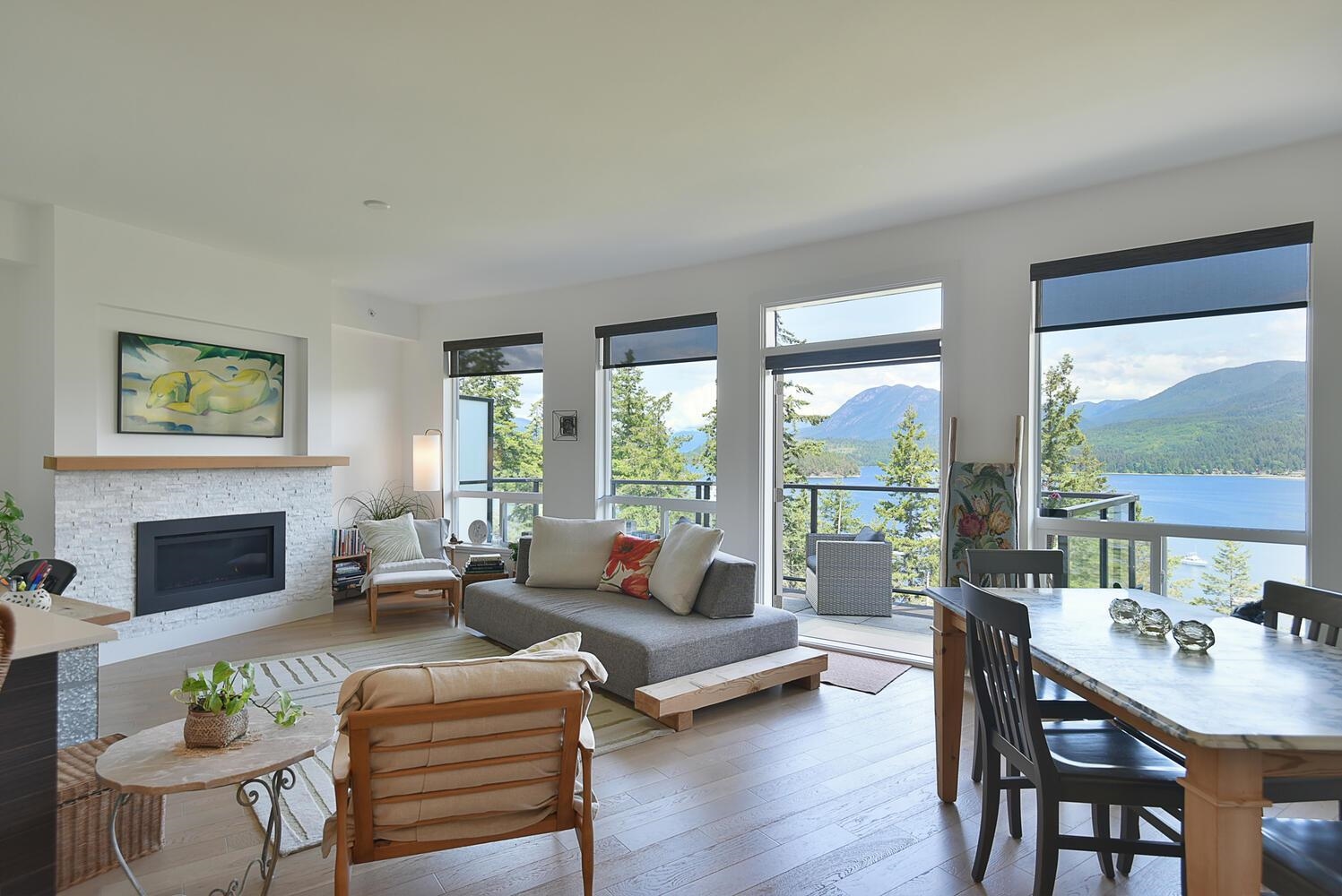 5780 Marine Way #302, Sechelt, BC V7Z 0L8