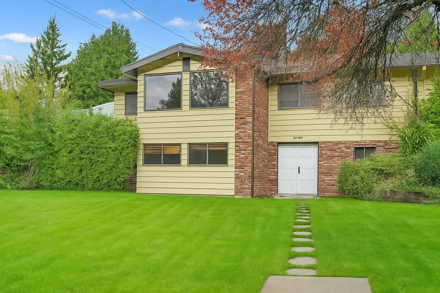1987 Cape Horn Avenue, Coquitlam, BC V3K 1J2