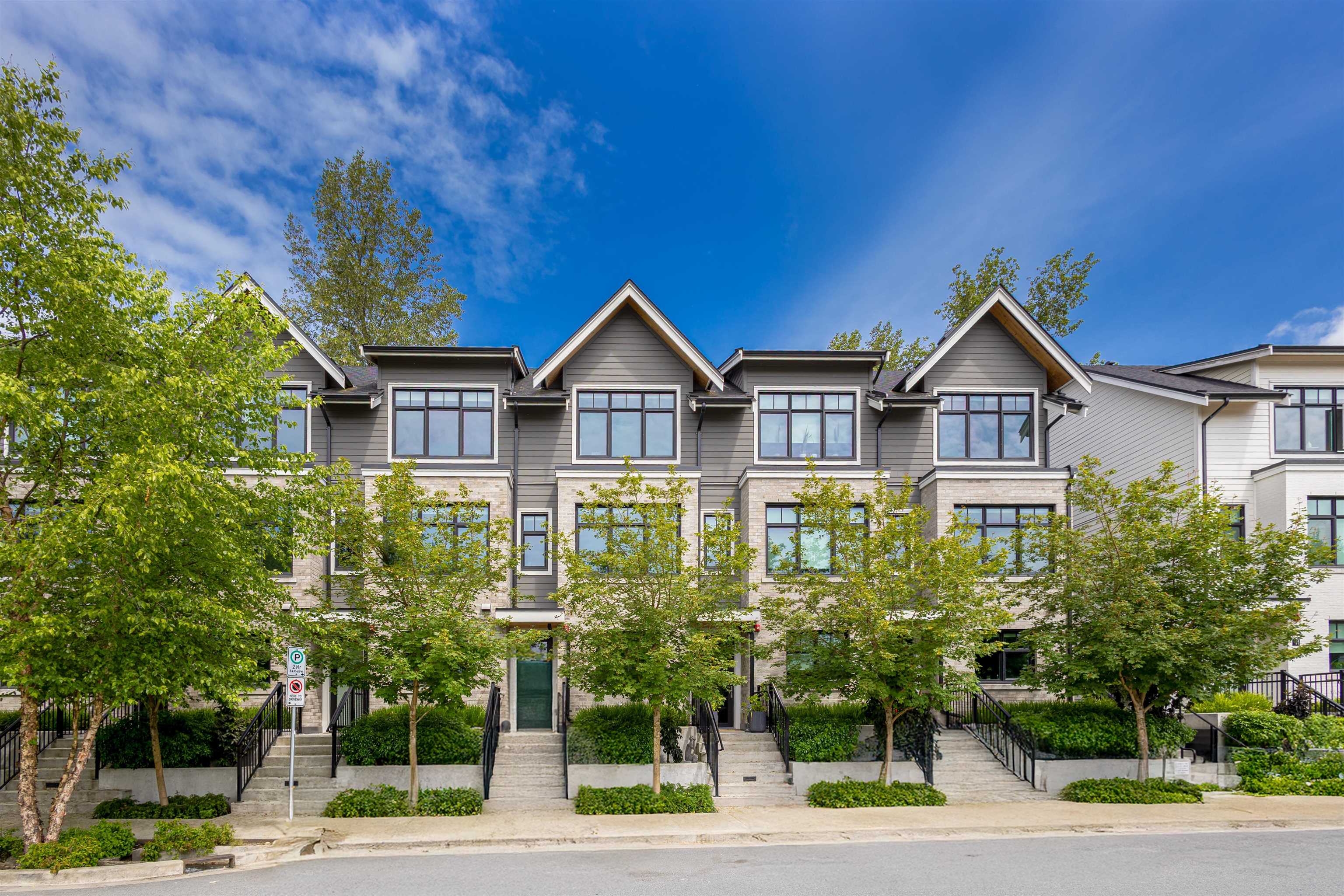 1960 Glenaire Drive #8, North Vancouver, BC V7P 1Y1