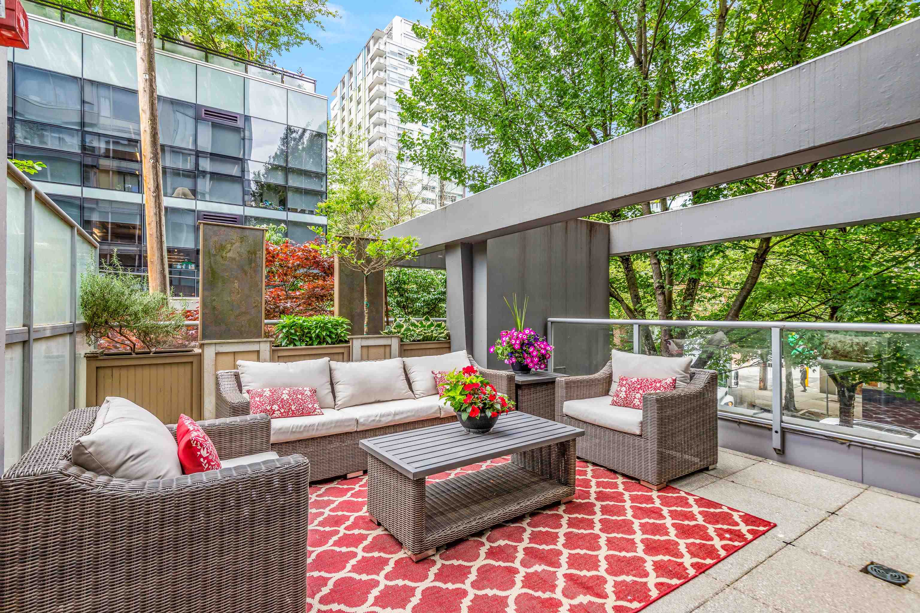 1001 Richards Street #202, Vancouver, BC V6B 1J6