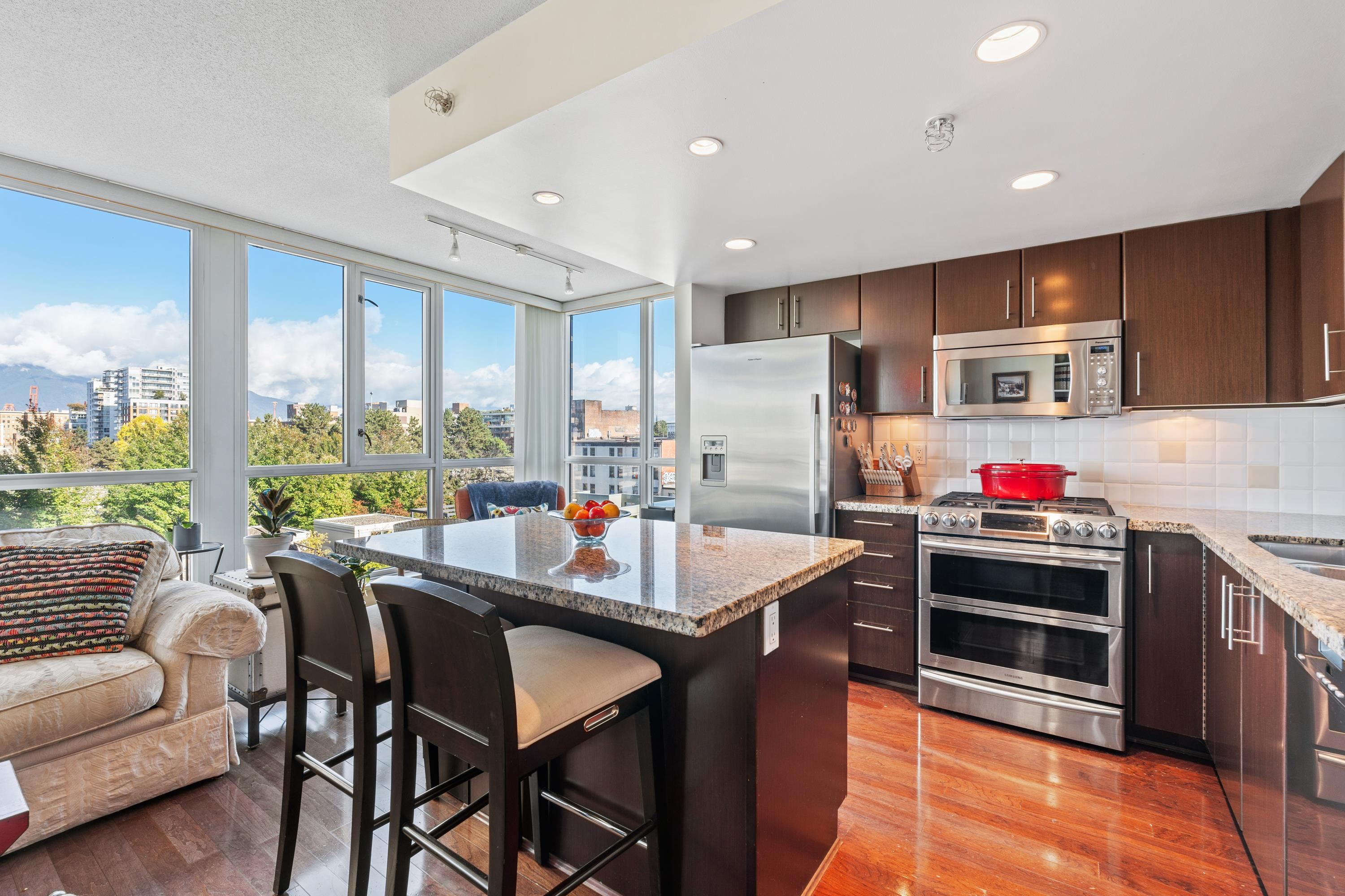 120 Milross Avenue #701, Vancouver, BC V6A 4K7