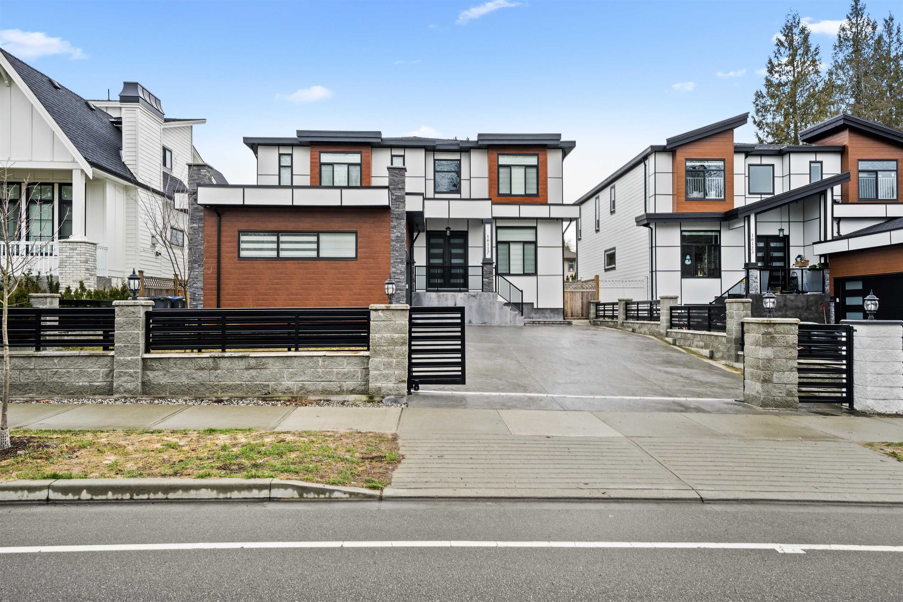 108 Avenue, Surrey, BC V4N 1P2