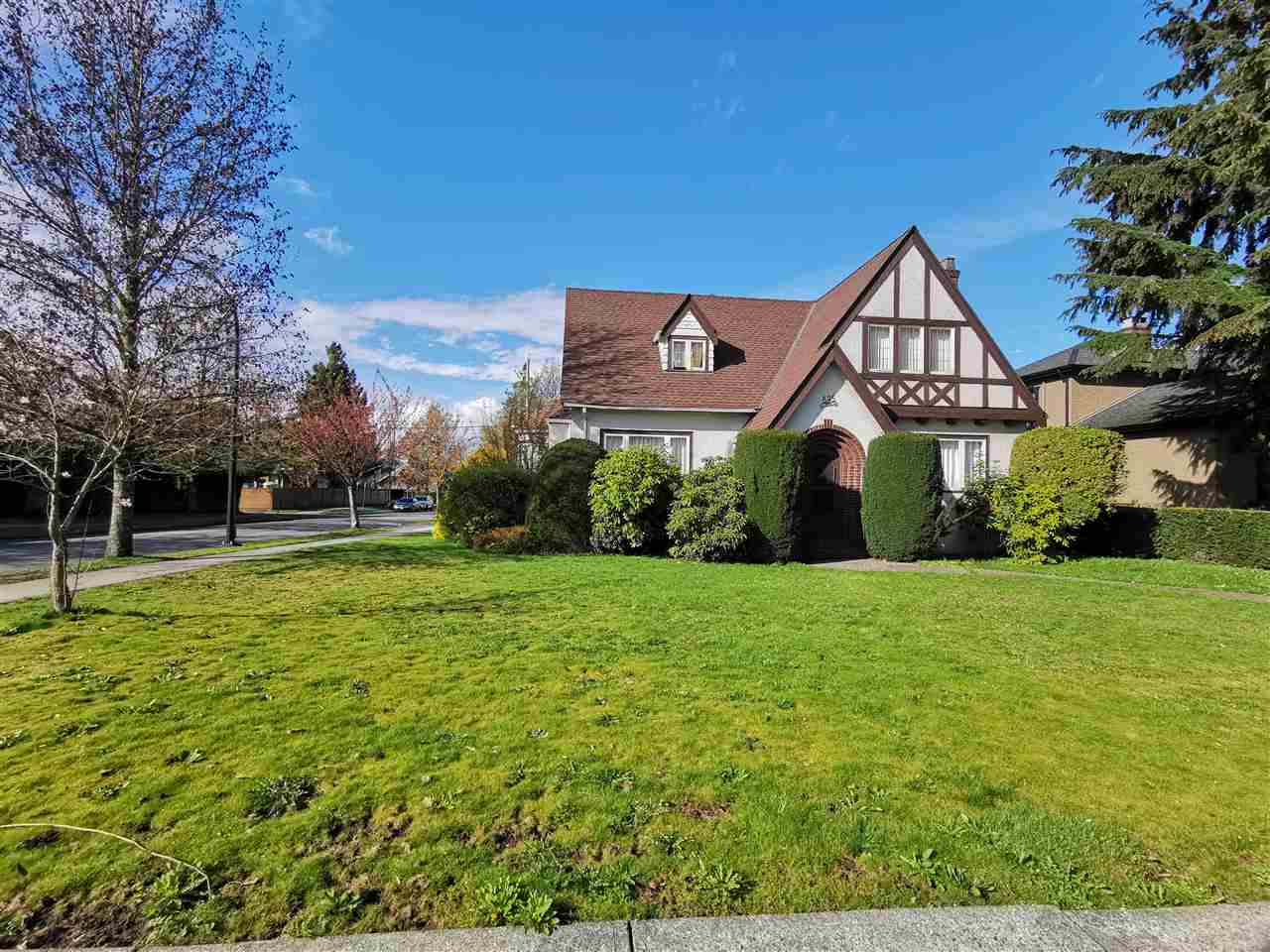 595 West 28th Avenue, Vancouver, BC V5Z 2H2