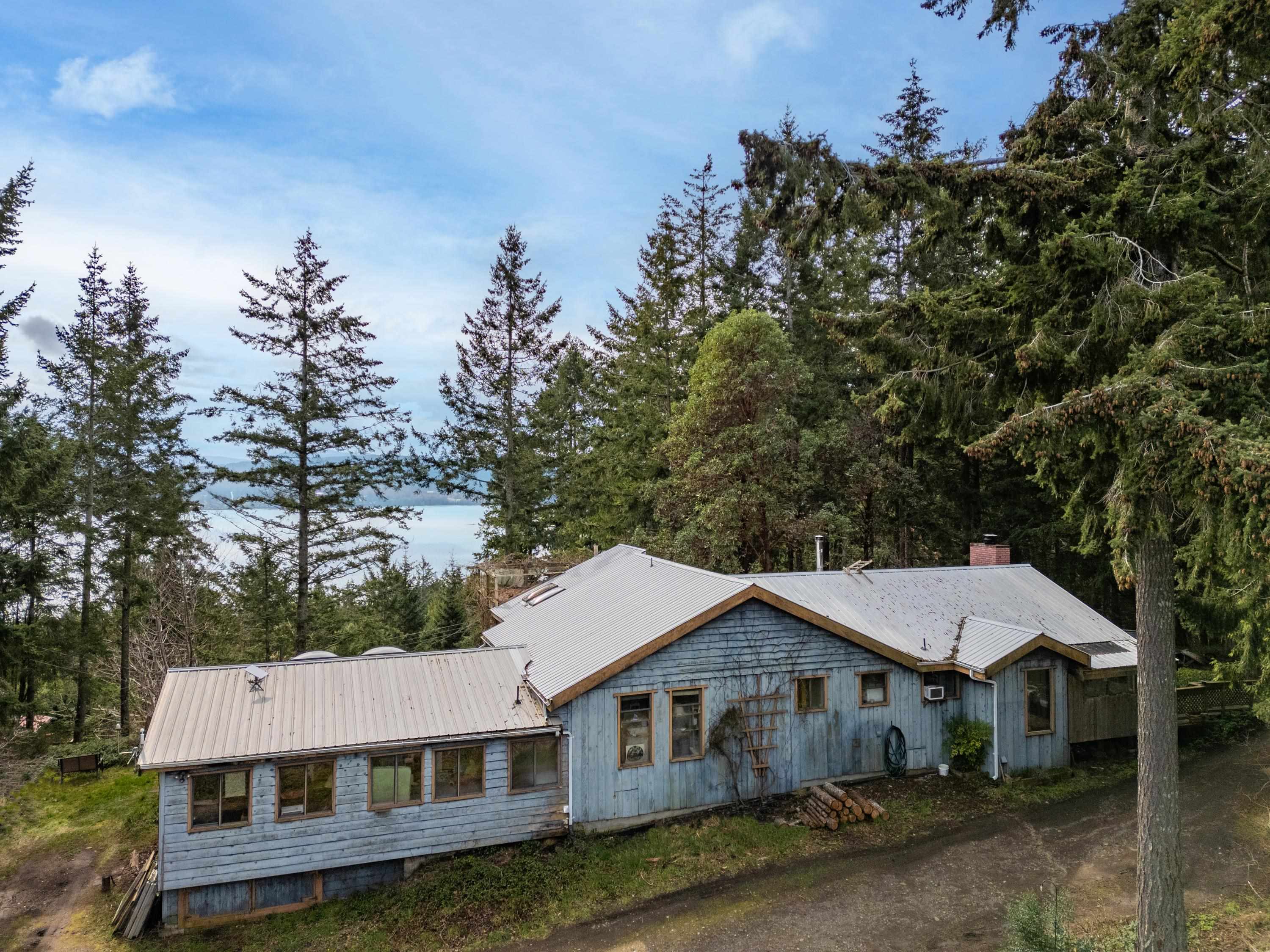 1690 Cottage Way, Galiano Island, BC V0N 1P0