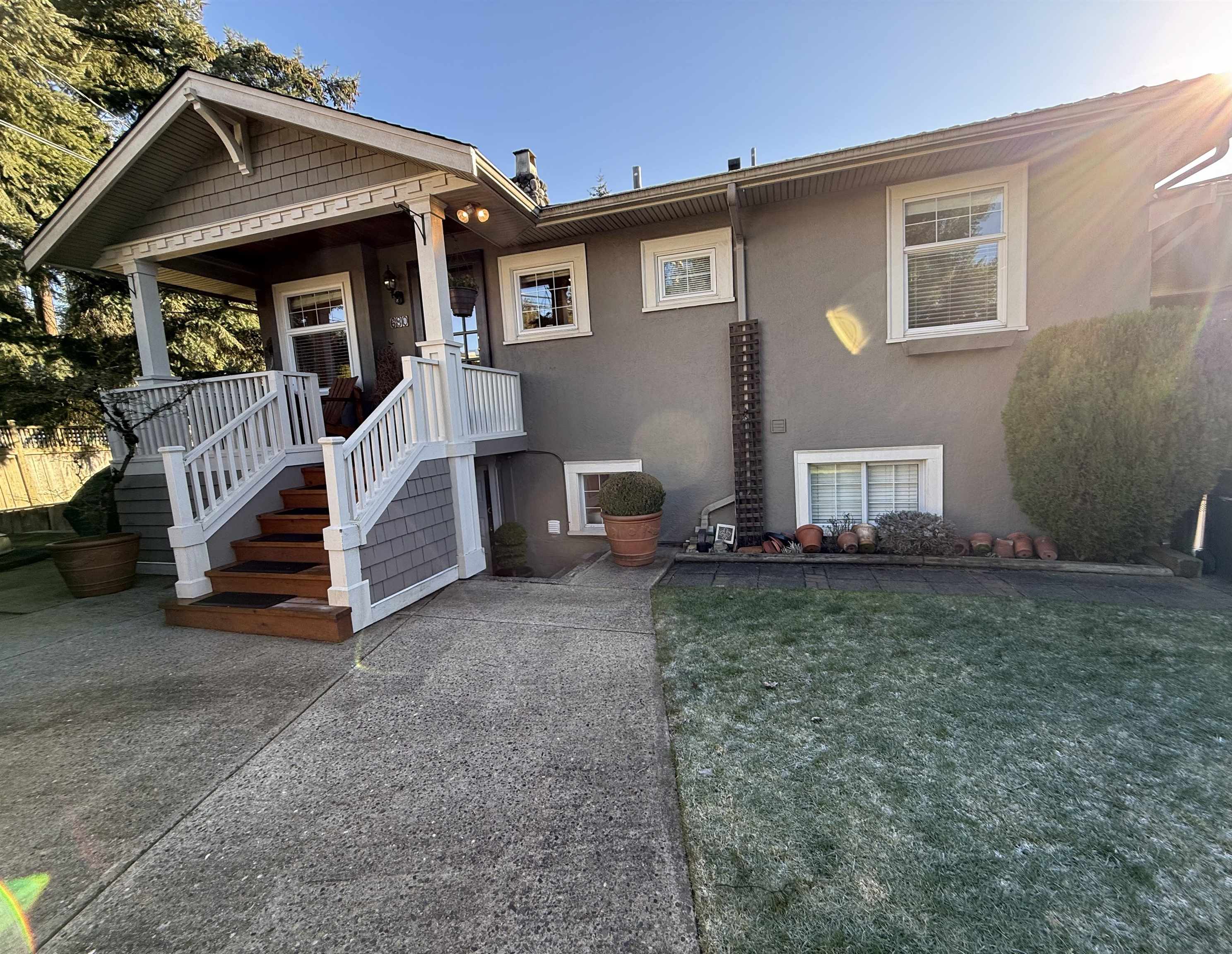 680 Thompson Avenue, Coquitlam, BC V3J 3Z8
