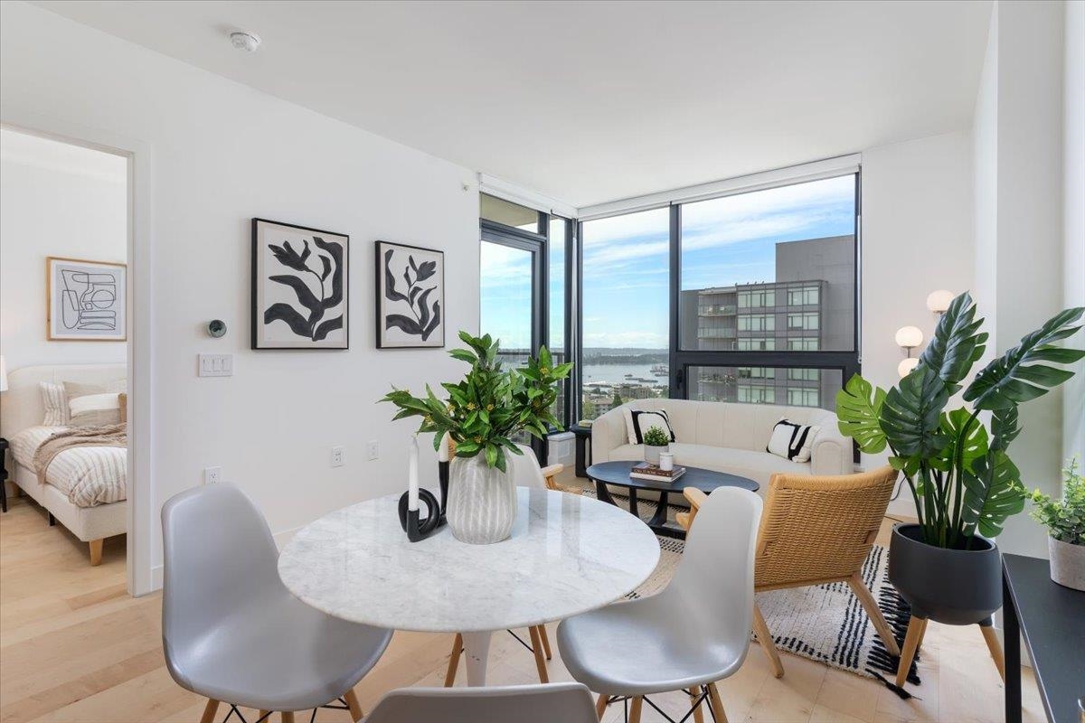 135 13th St E #1104, North Vancouver, BC V7L 0J8
