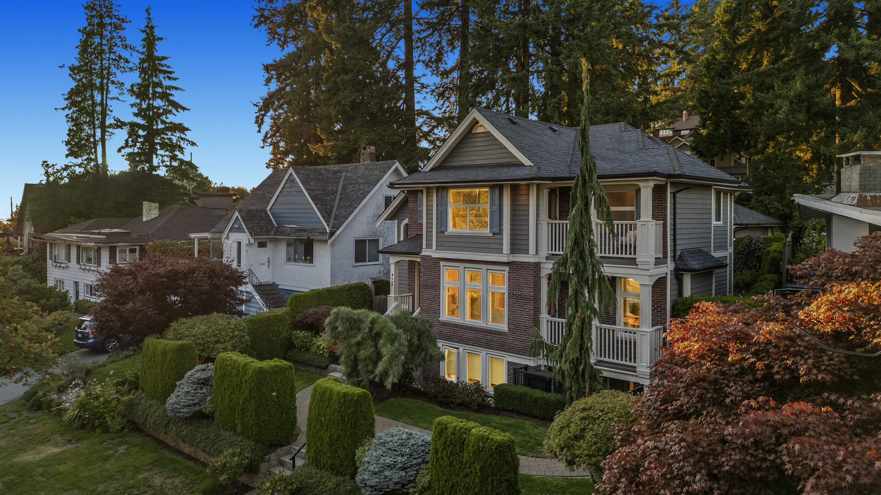 452 Tempe Crescent, North Vancouver, BC V7N 1E8