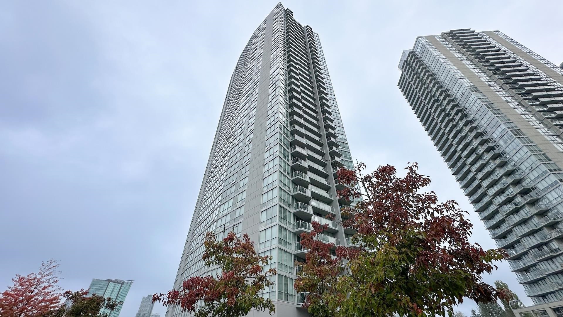 13618 100 Avenue #2910, Surrey, BC V3T 0A8