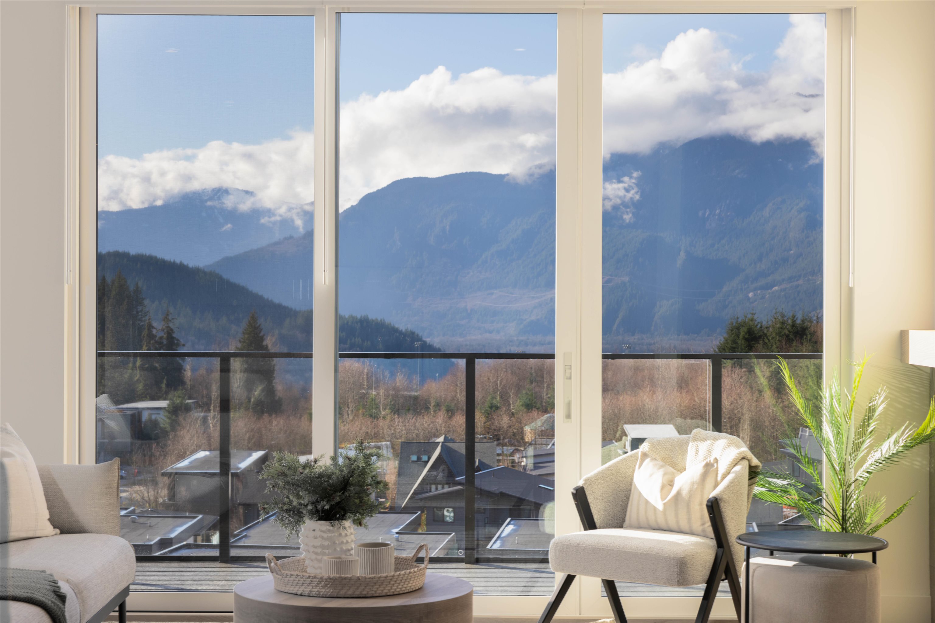 3405 Mamquam Rd #307, Squamish, BC V8B 1E4