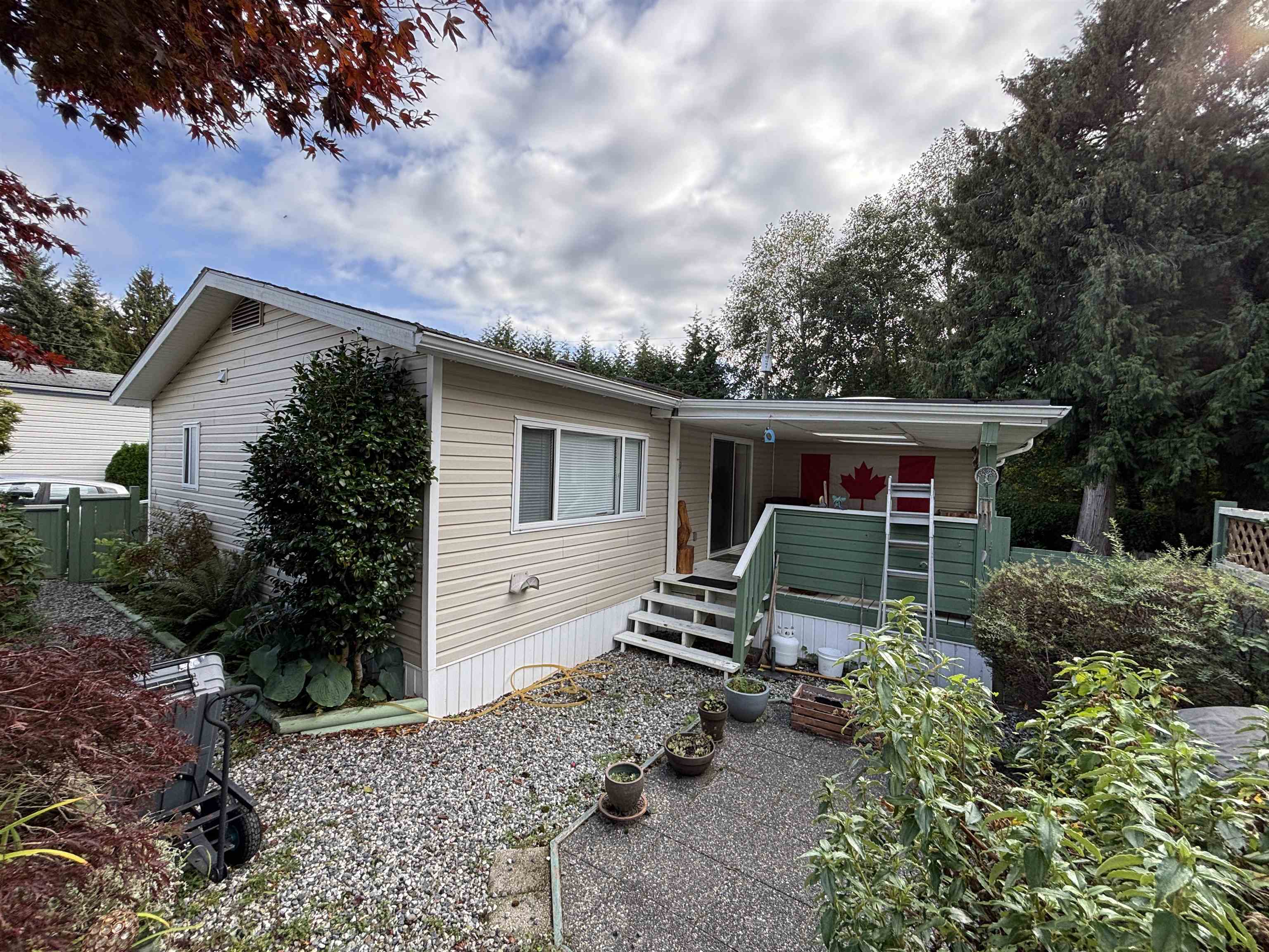 5575 Mason Road #32, Sechelt, BC V0N 3A8