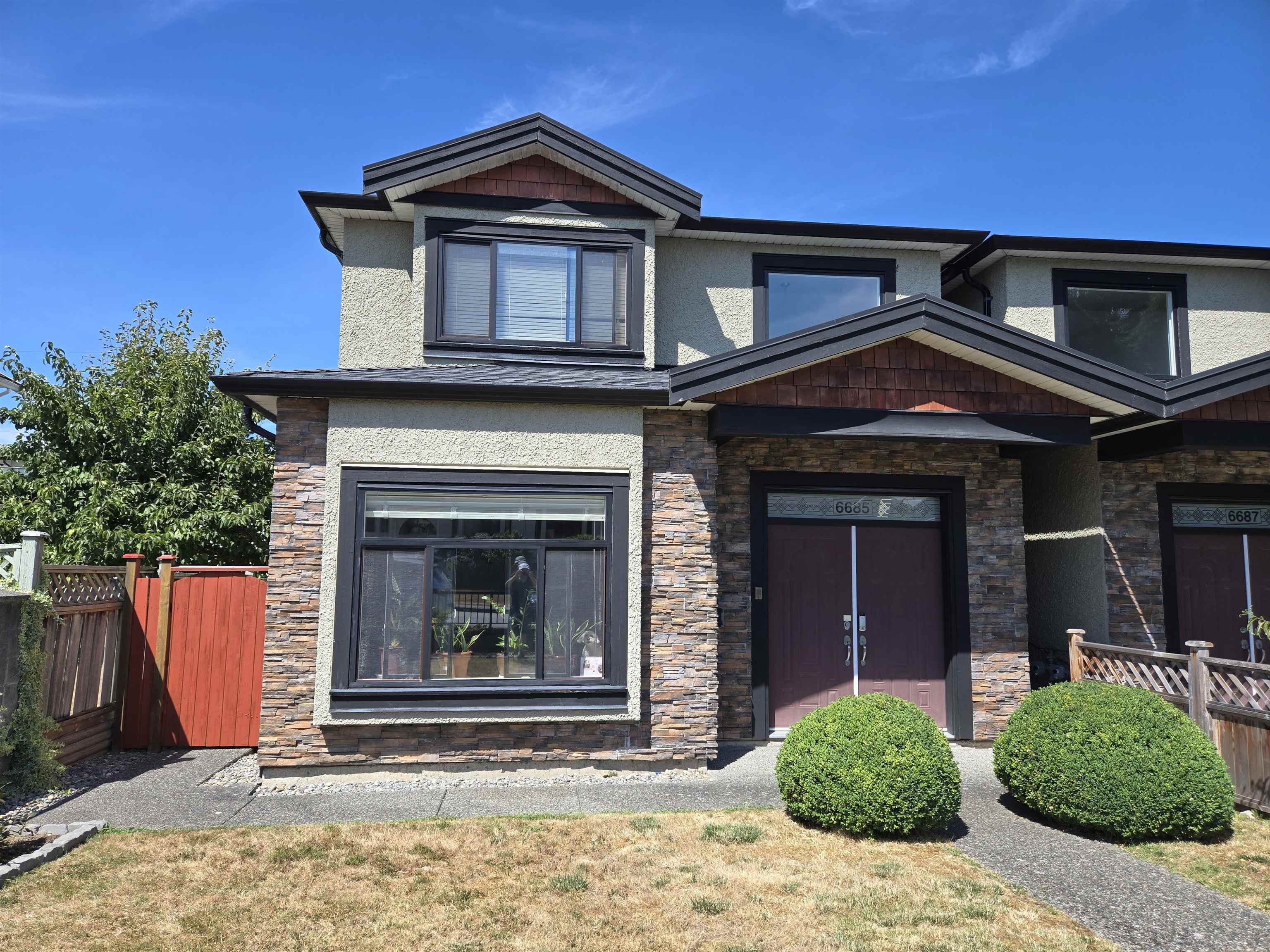 6685 Union Street, Burnaby, BC V5B 1X2