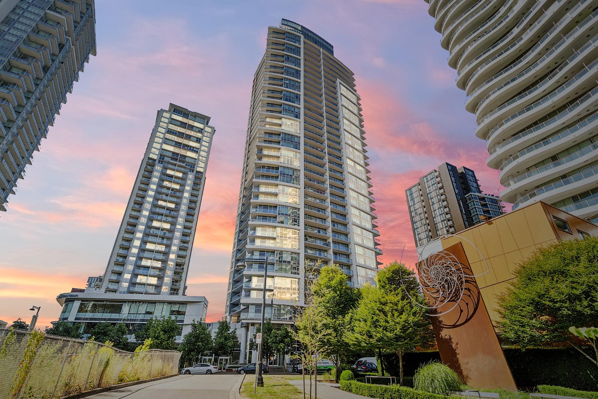 13308 Central Avenue #1010, Surrey, BC V3T 0M4