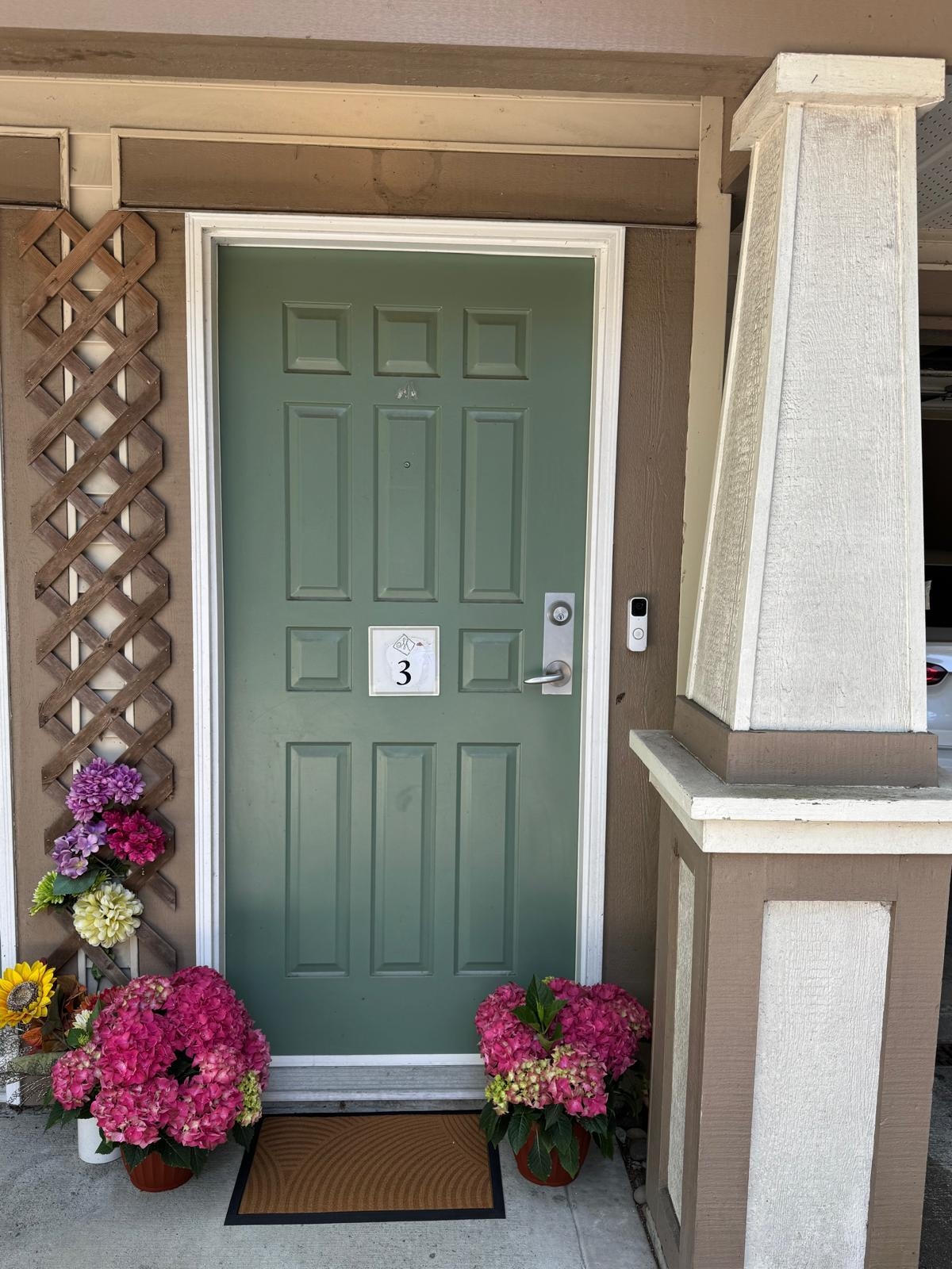 2678 King George Boulevard #3, Surrey, BC V4P 1H6