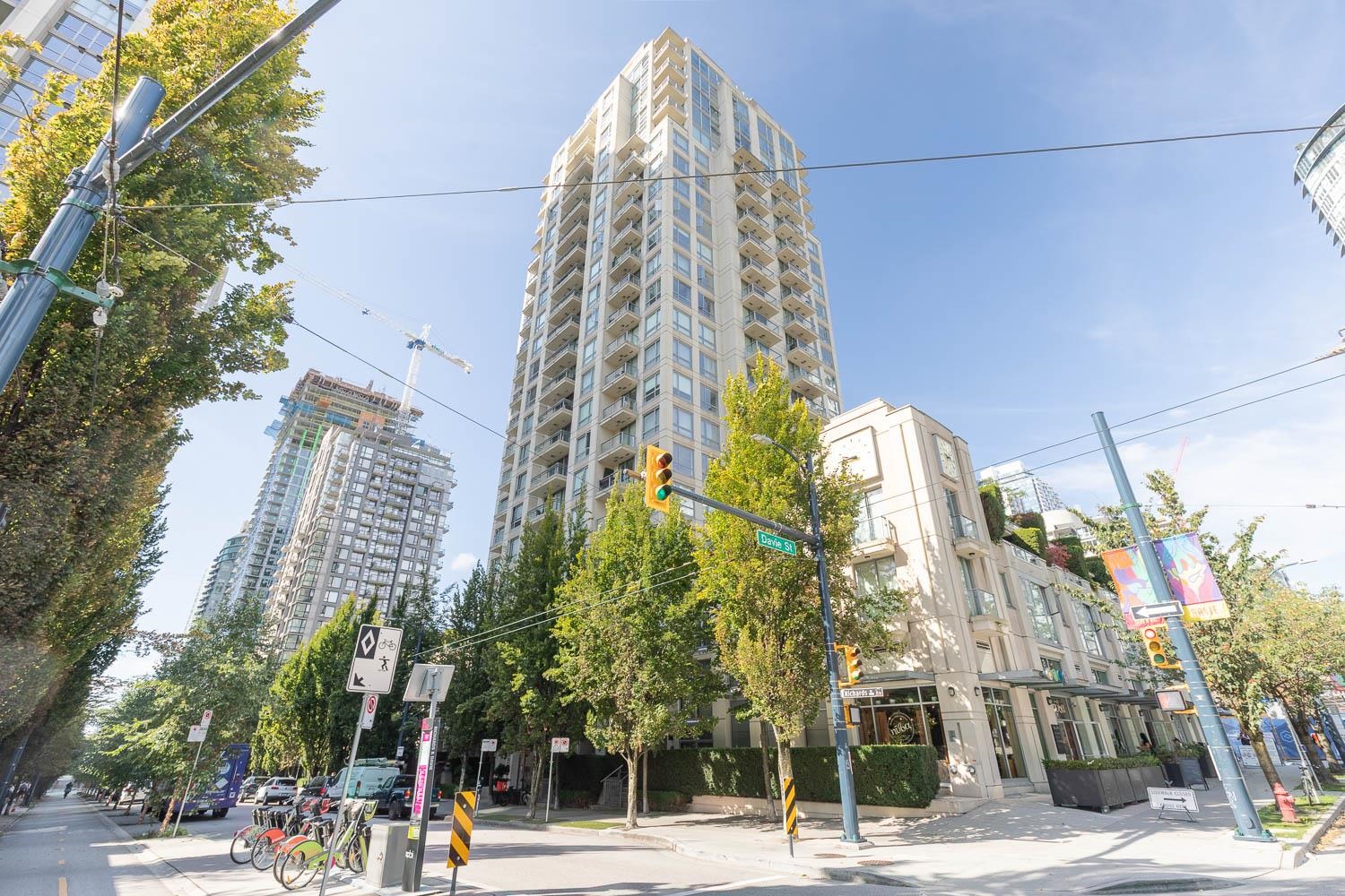1225 Richards Street #809, Vancouver, BC V6B 1E6