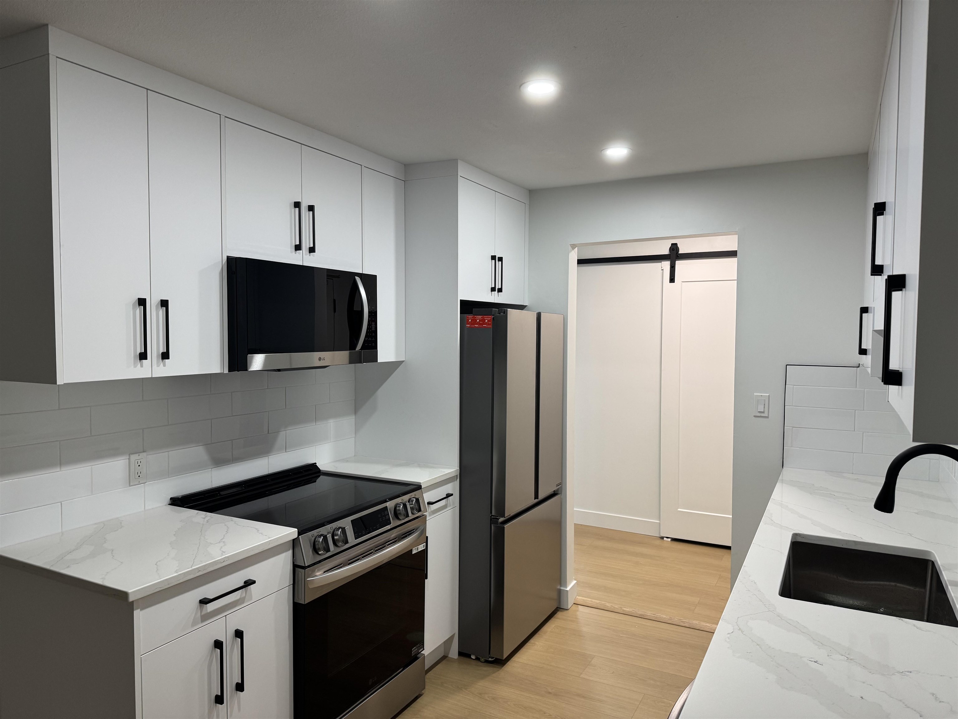 2567 Victoria Street #201, Abbotsford, BC V2T 2T4