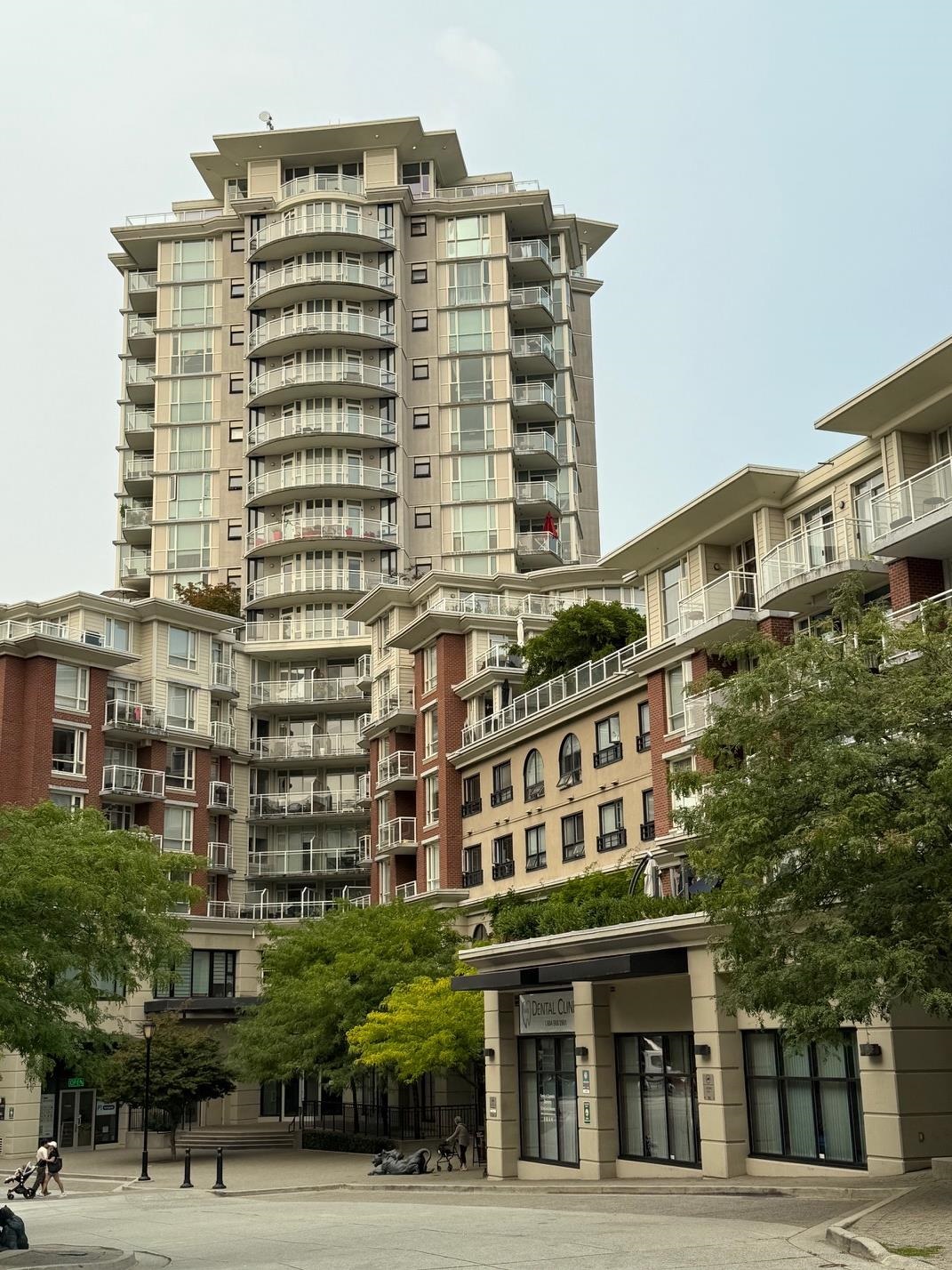 4028 Knight Street #302, Vancouver, BC V5N 5Y8