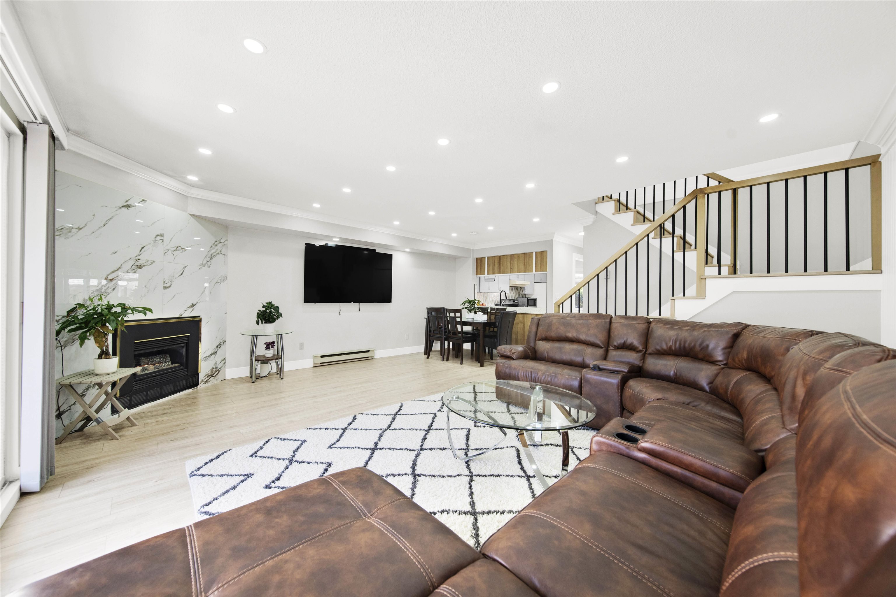 7560 138 Street #2, Surrey, BC V3W 0A9