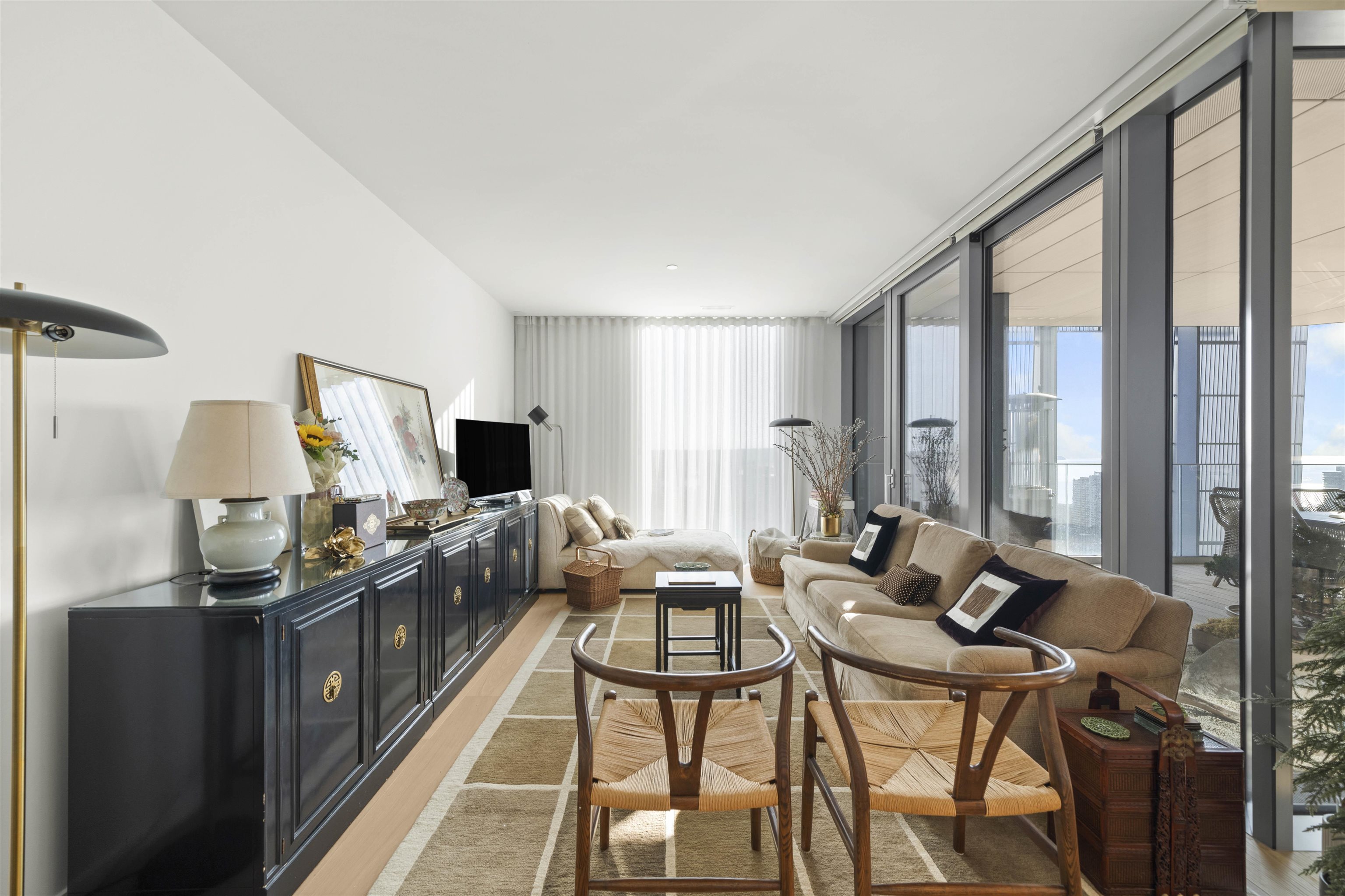 1568 Alberni St #3004, Vancouver, BC V6G 0E3
