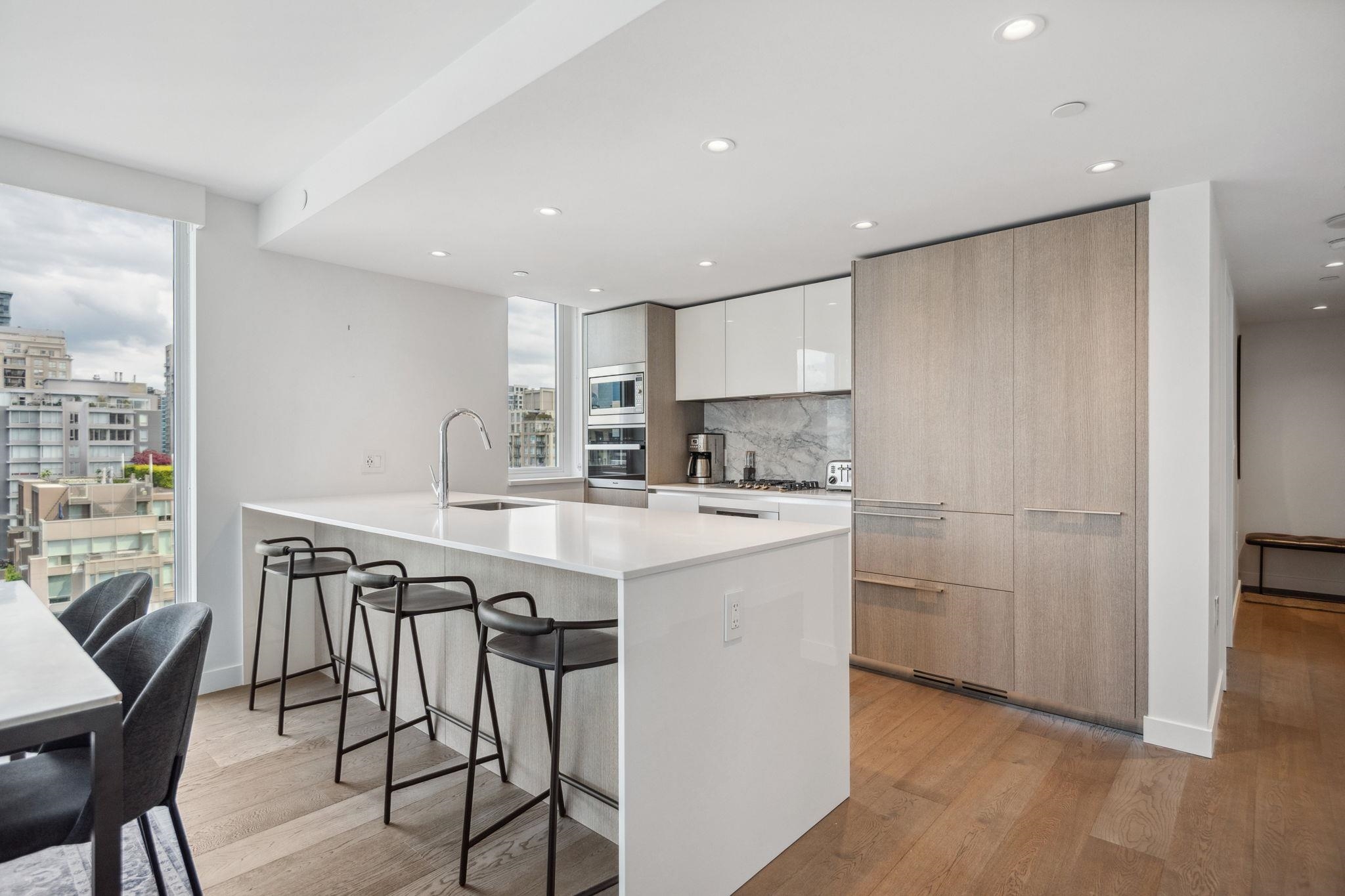 1111 Richards Street #2002, Vancouver, BC V6B 0S3