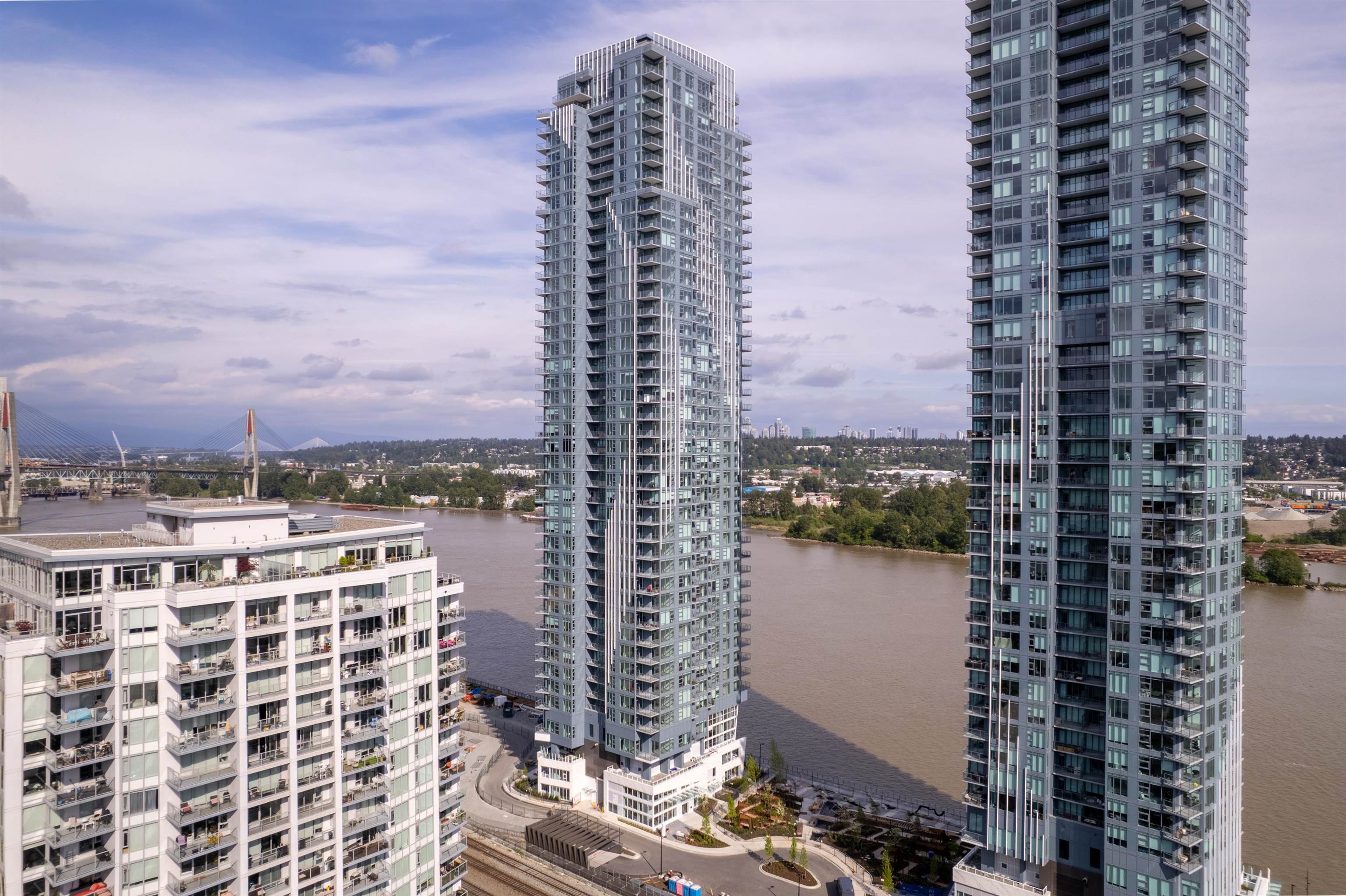 660 Quayside Dr #2904, New Westminster, BC V3M 0P1