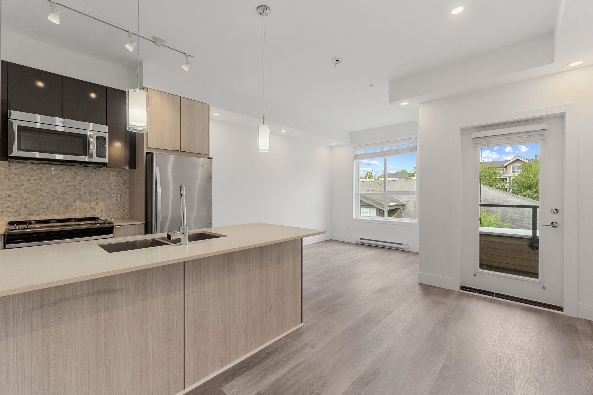 6468 195a Street #303, Surrey, BC V4N 6R6
