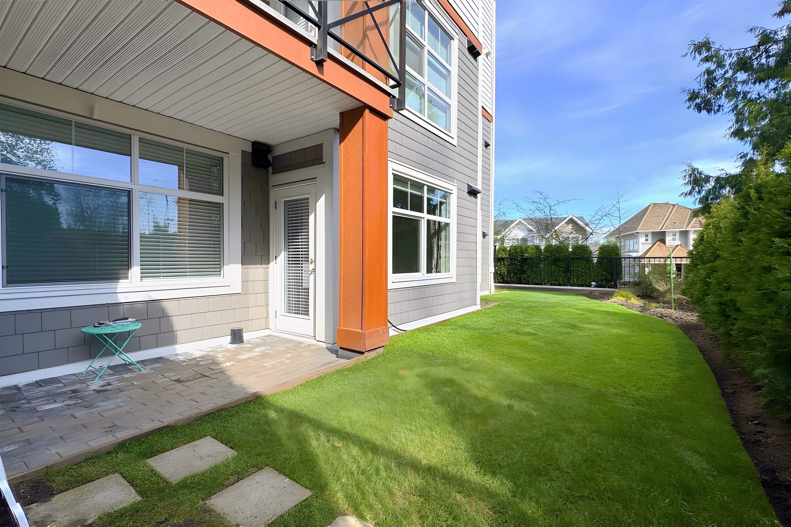 14605 Mcdougall Drive #101, Surrey, BC V4P 0G7