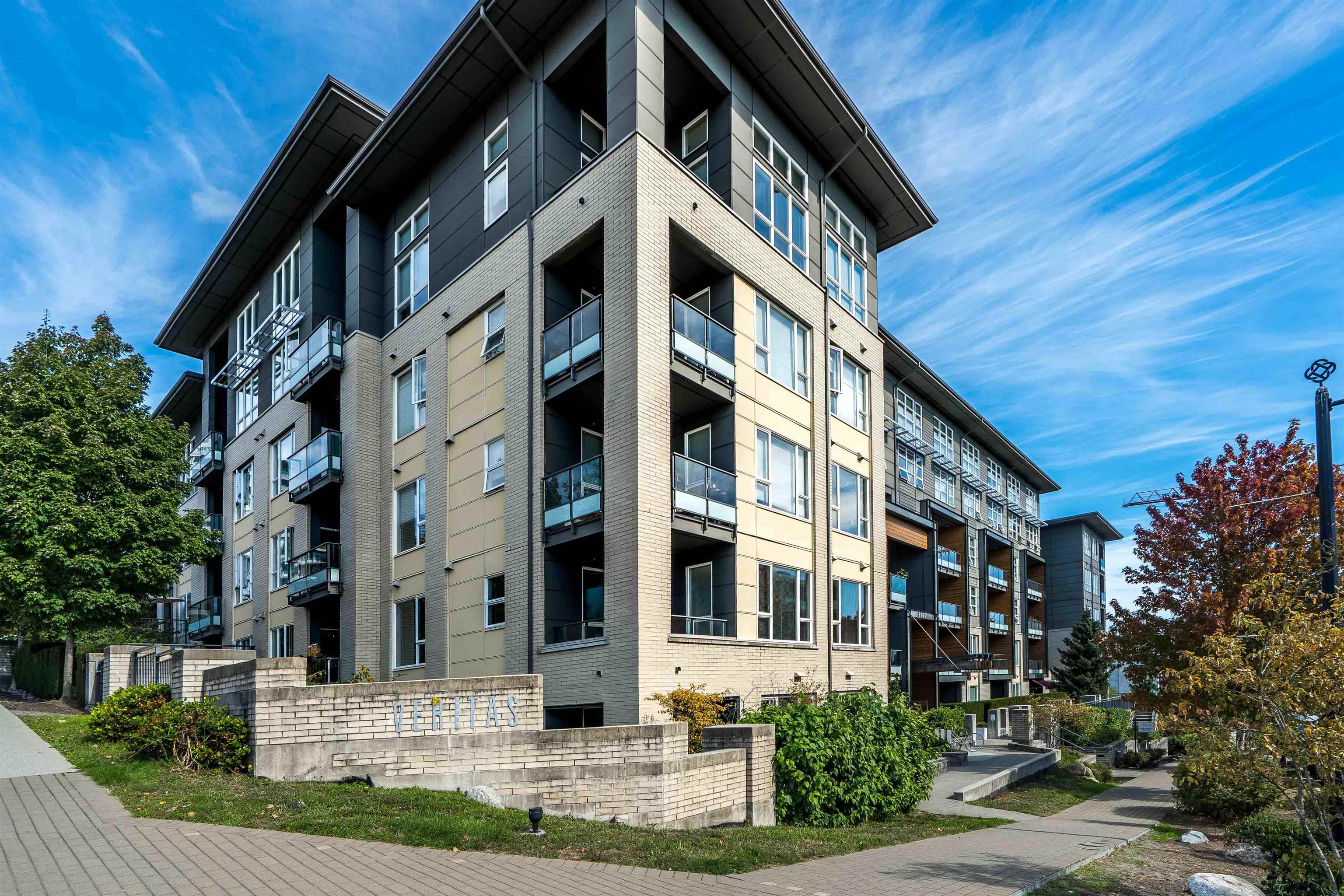 9877 University Crescent #403, Burnaby, BC V5A 0E5