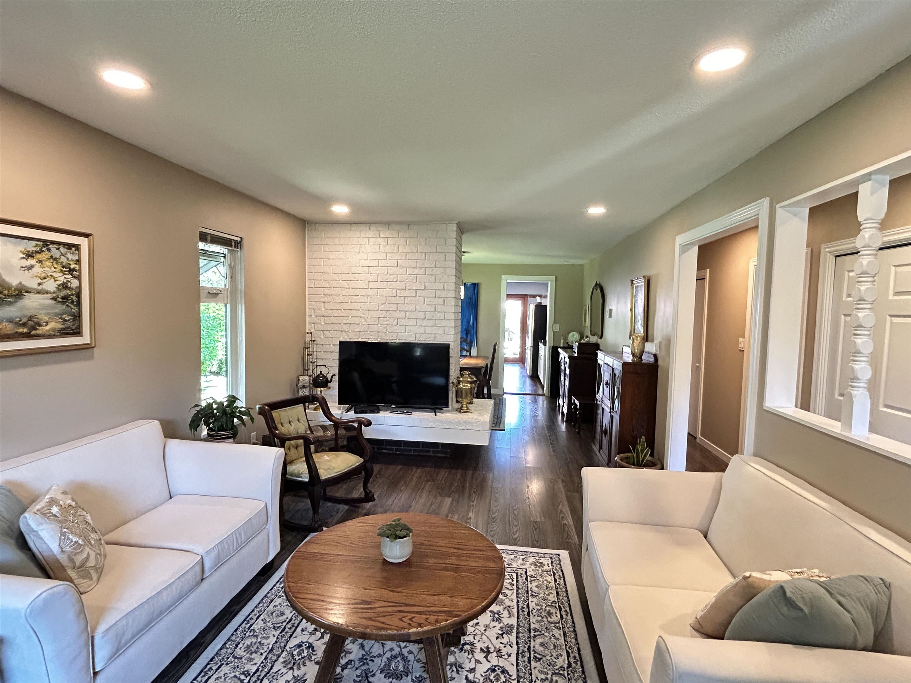 1798 Garden Avenue, North Vancouver, BC V7P 3A7