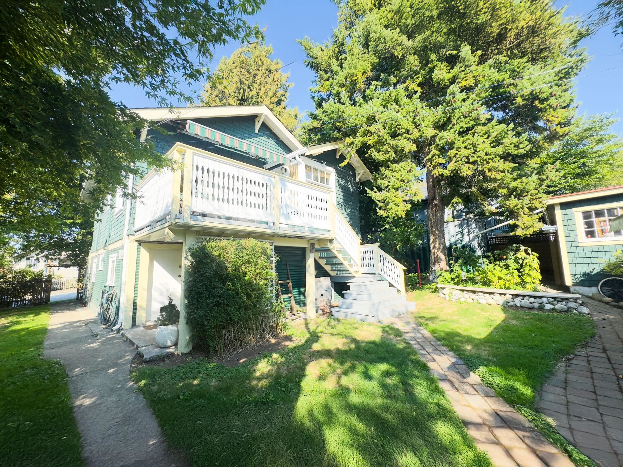 3336 East Georgia Street, Vancouver, BC V5K 2L4