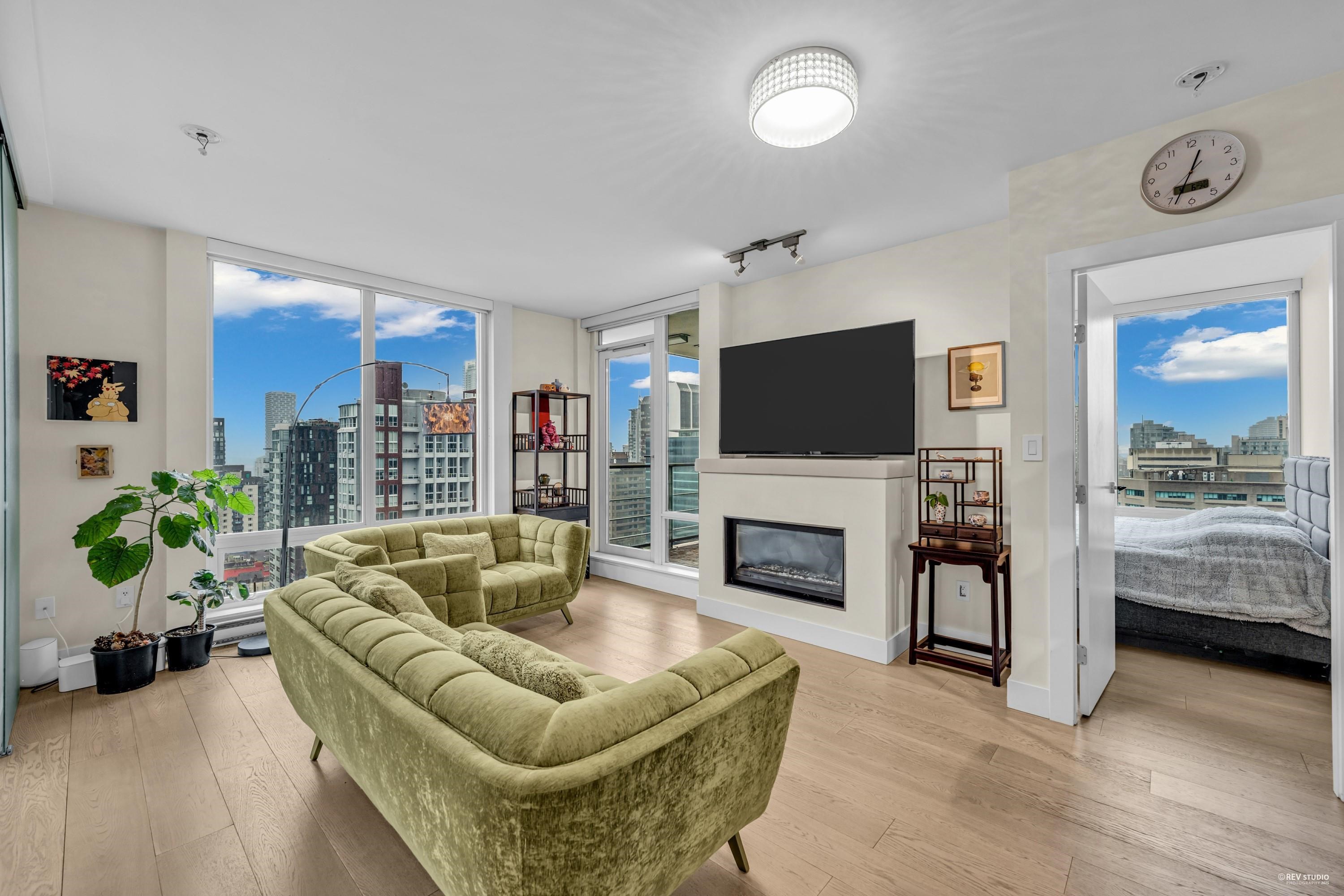 565 Smithe Street #2002, Vancouver, BC V6B 0E4