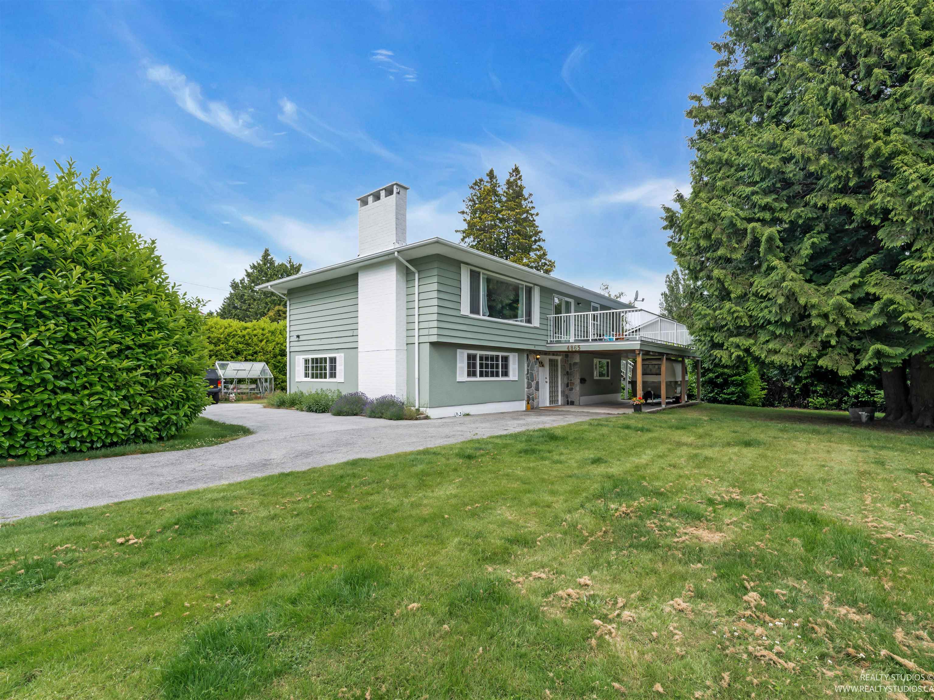 11a Avenue, Delta, BC V4M 1Z5