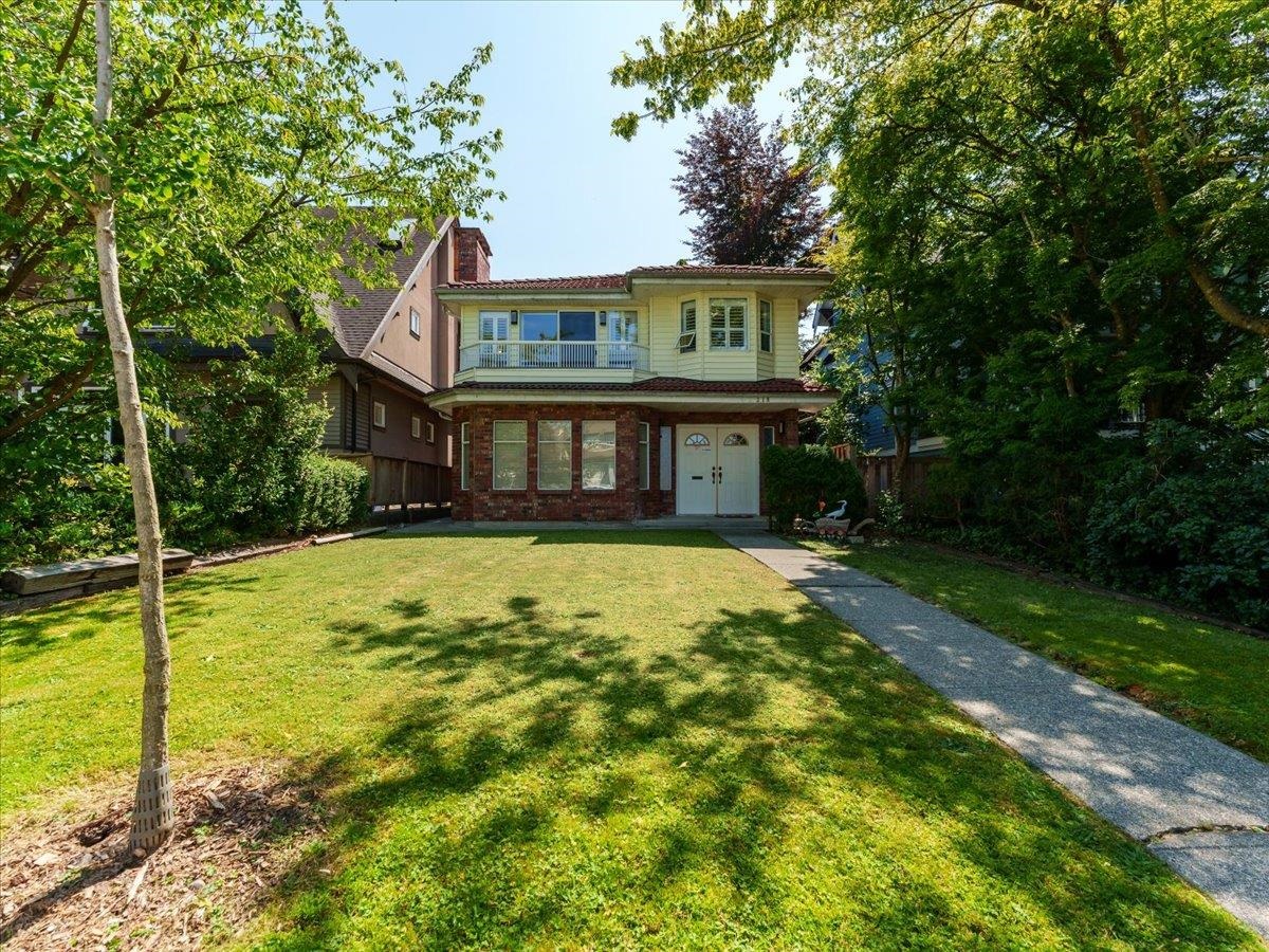318 West 17th Avenue, Vancouver, BC V5Y 1Z8