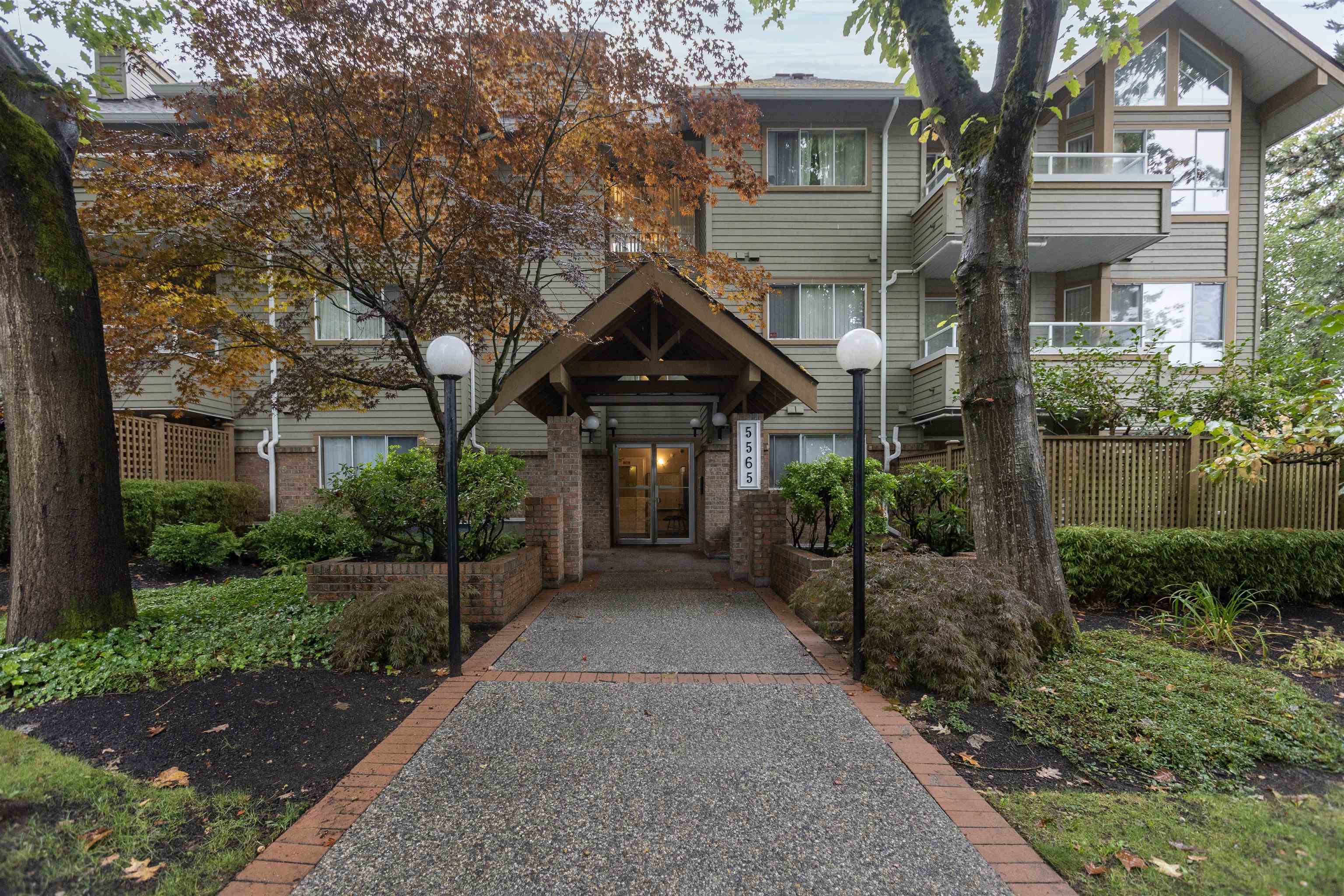 5565 Inman Avenue #205, Burnaby, BC V5H 2M2