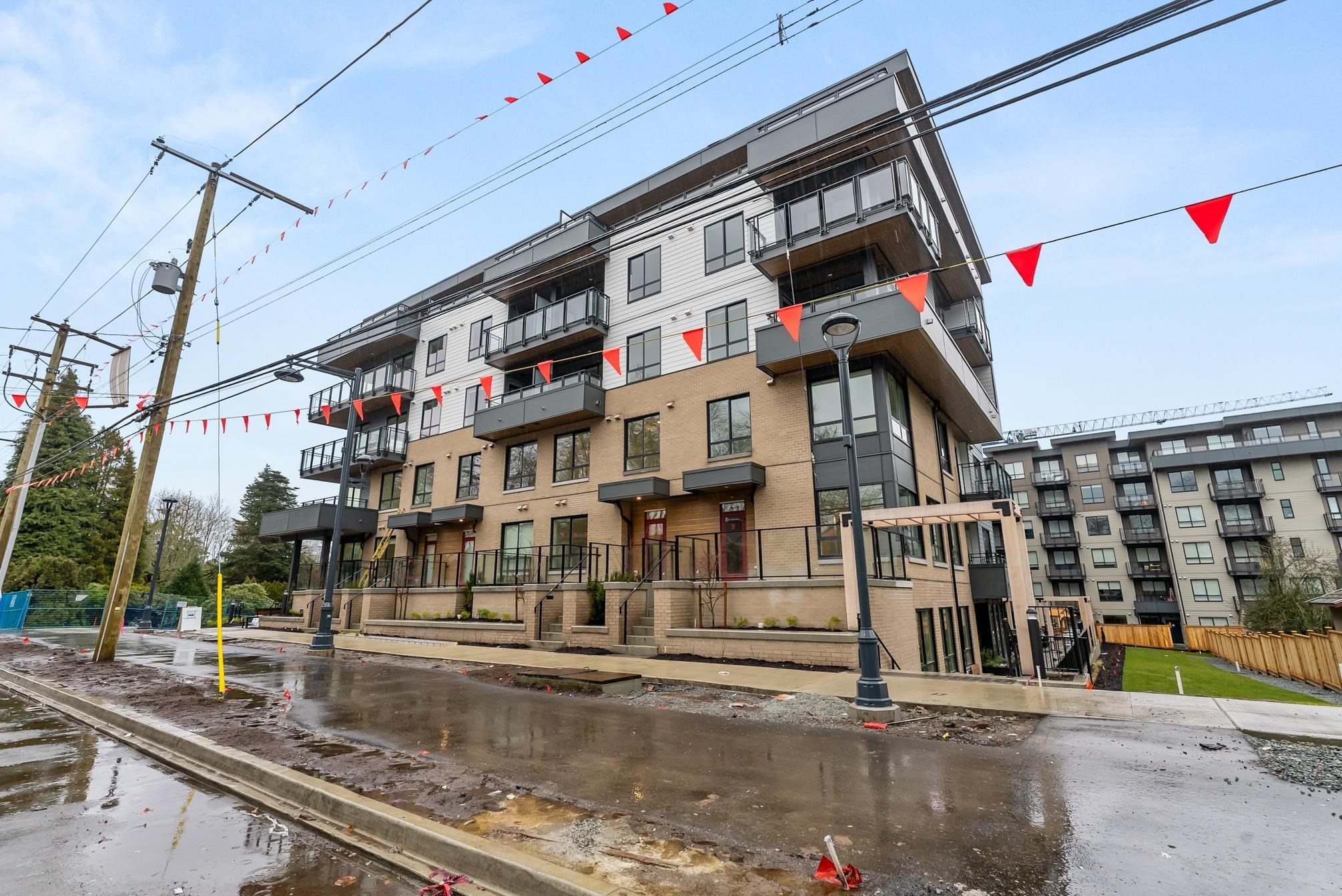 13439 94a Ave #402, Surrey, BC V3V 0G9