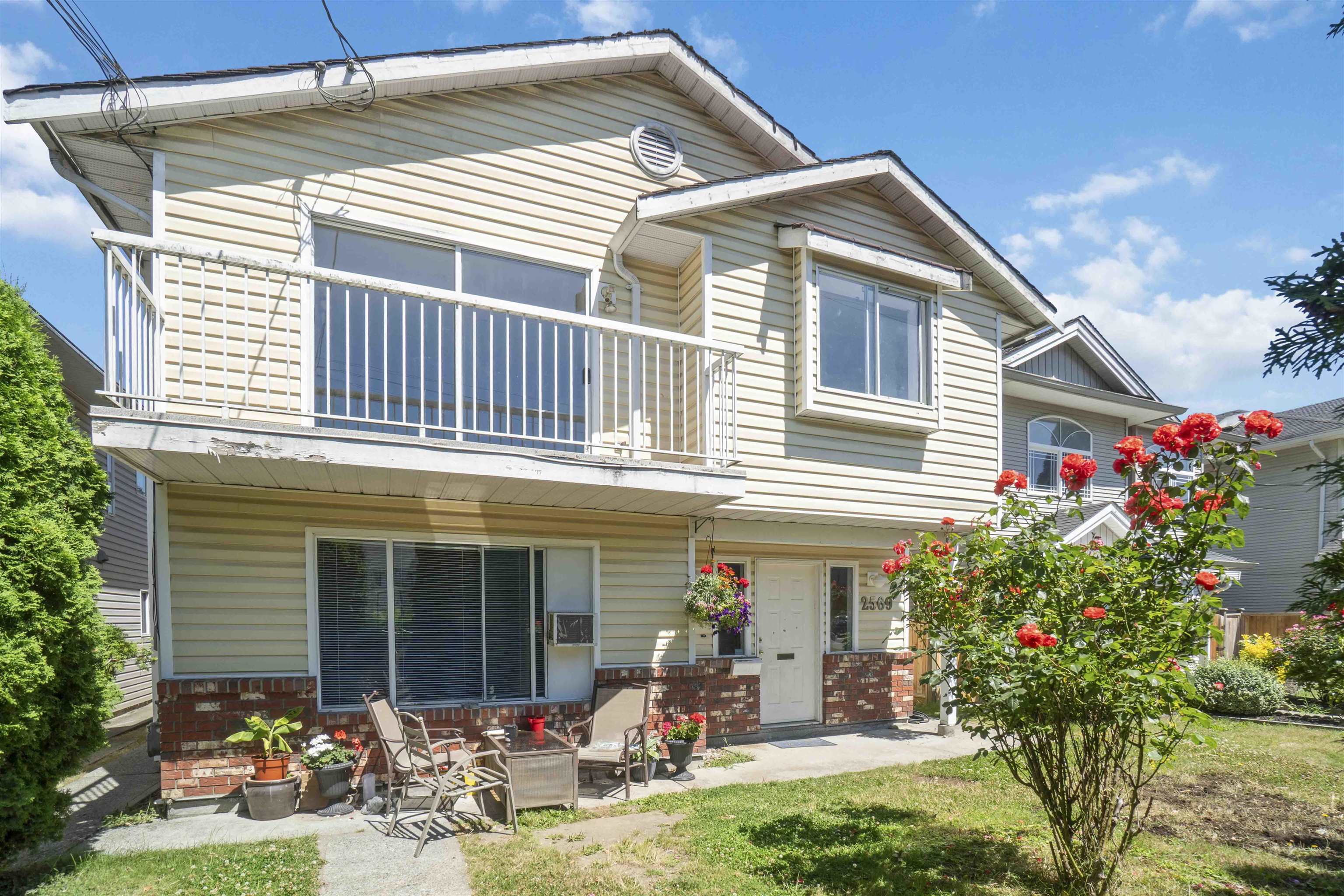 2569 Davies Avenue, Port Coquitlam, BC V3C 2J8